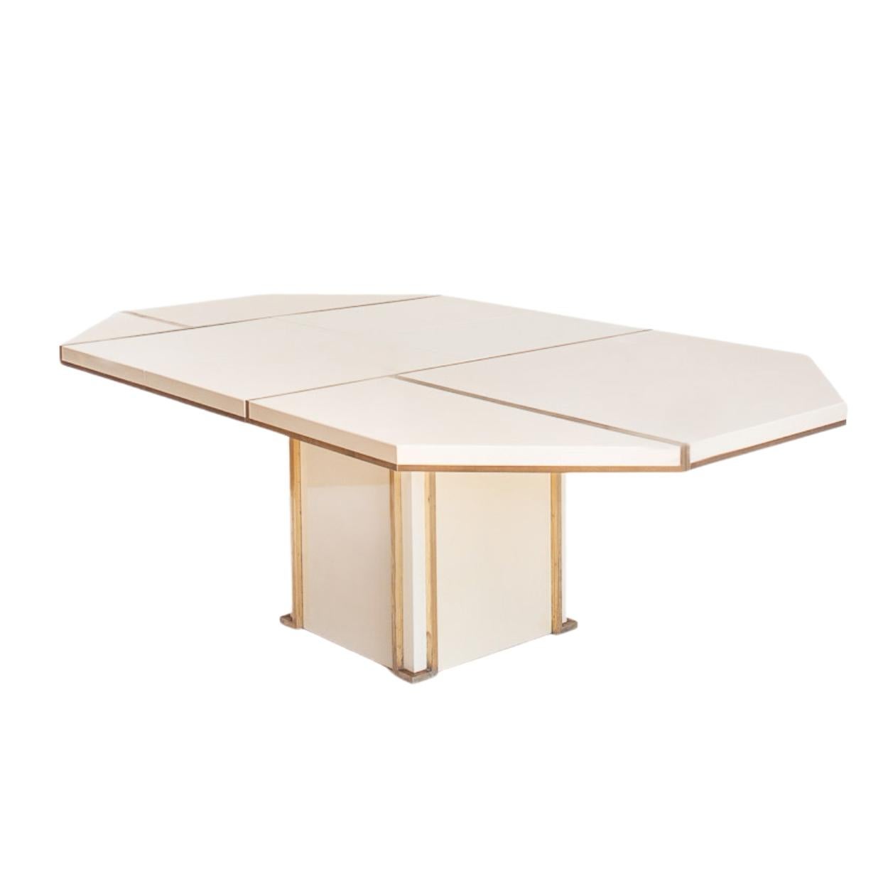 Européen Jean-Claude Mahey dining table, France, ivory lacquered wood and gilt brass 70s en vente