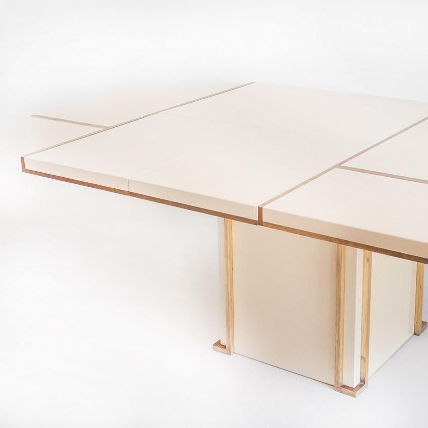 Fin du 20e siècle Jean-Claude Mahey dining table, France, ivory lacquered wood and gilt brass 70s en vente