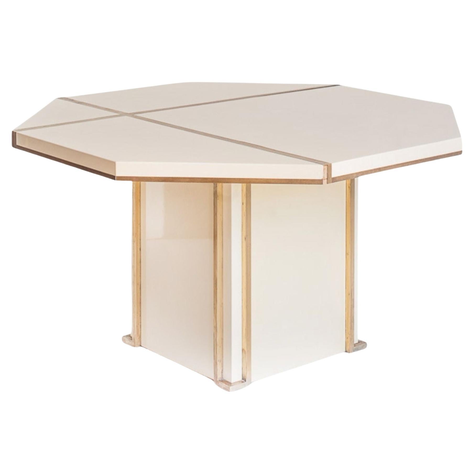 Table de salle à manger Jean Claude Mahey, France, bois laqué ivoire et laiton doré 70s