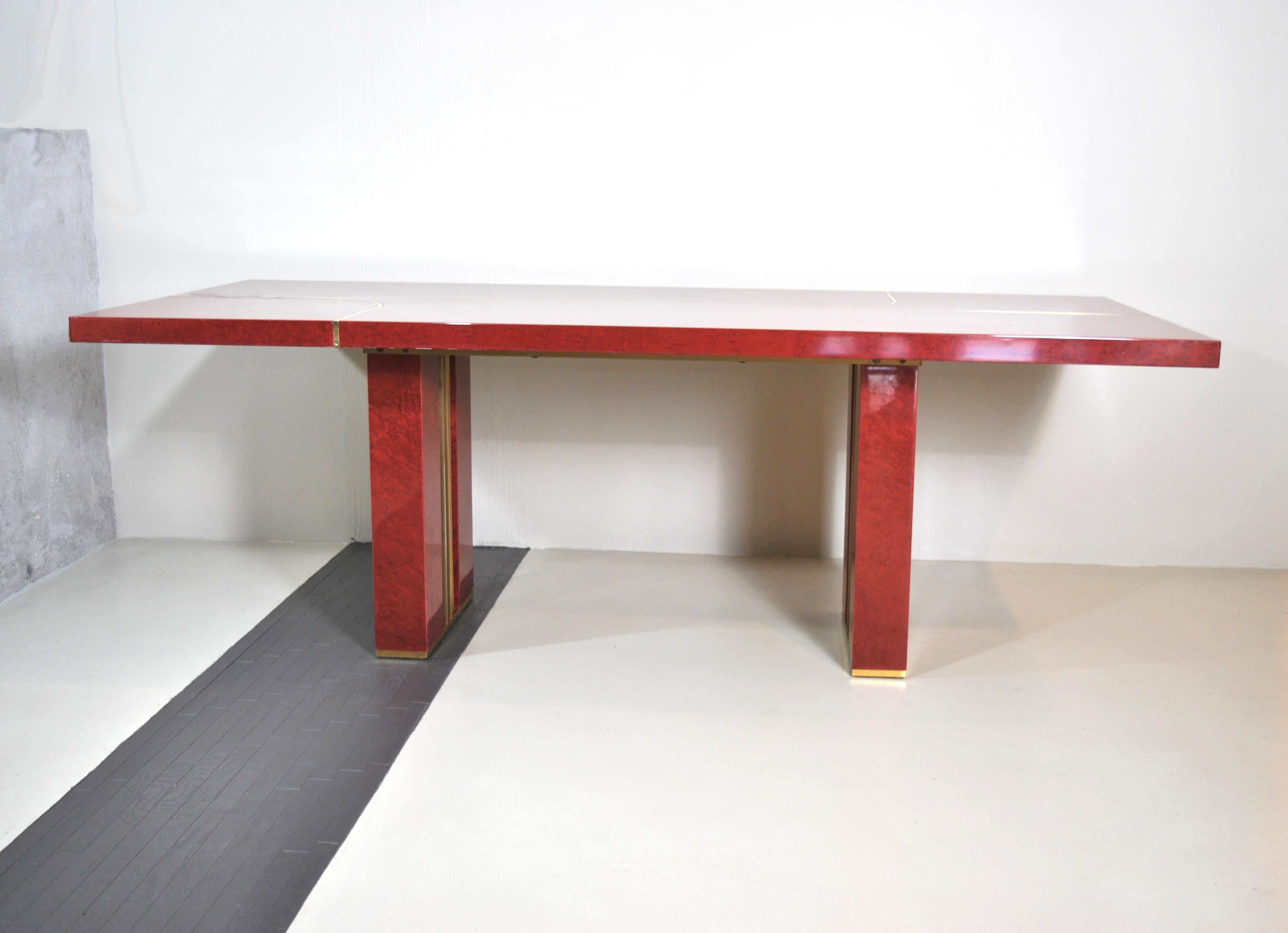 

Red lacquered table of mid-980s by Romeo Rega in very good condition.