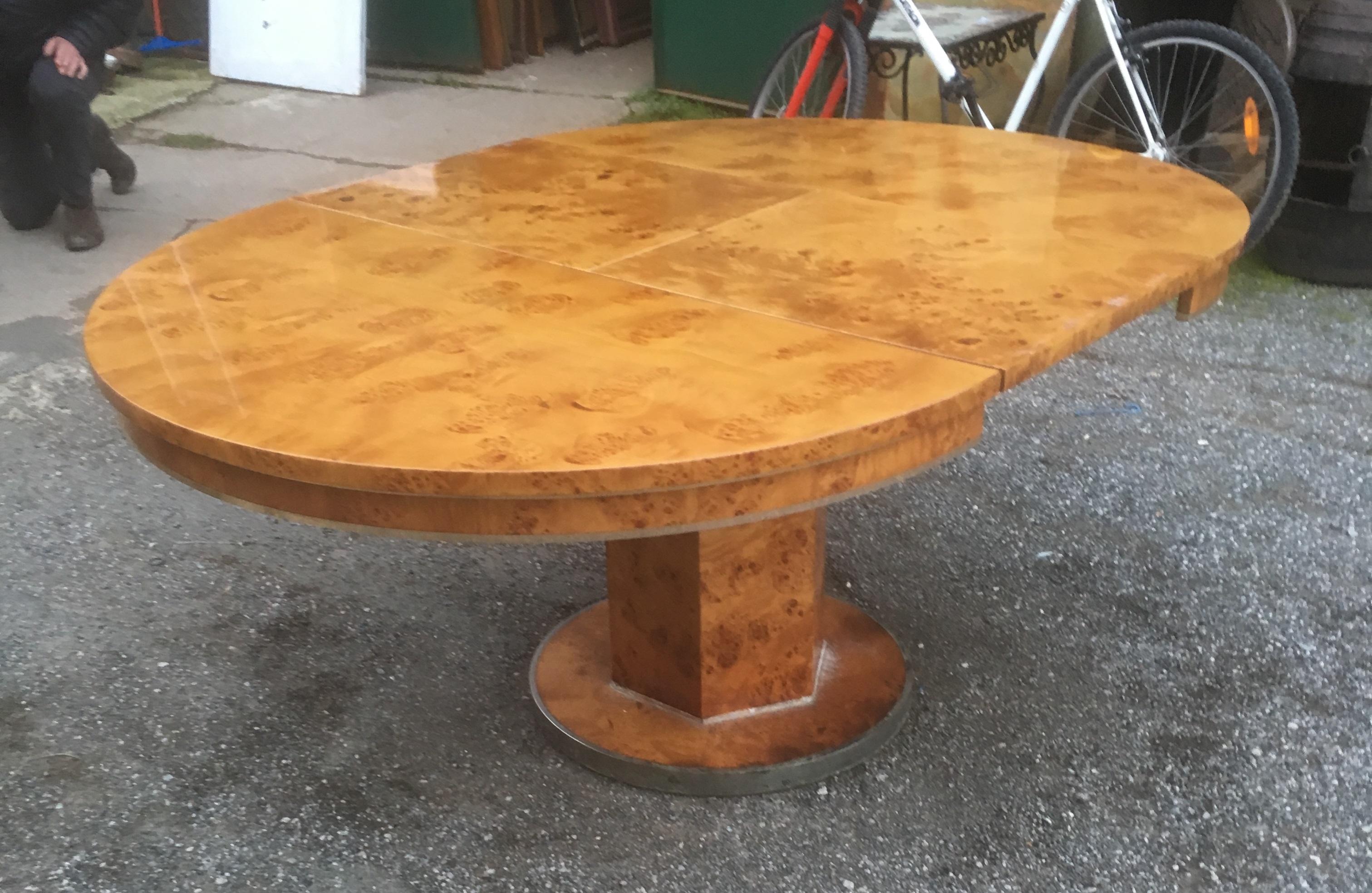 French Jean-Claude Mahey, Table  in Walnut Burl Veneer and Gilt Brass For Sale