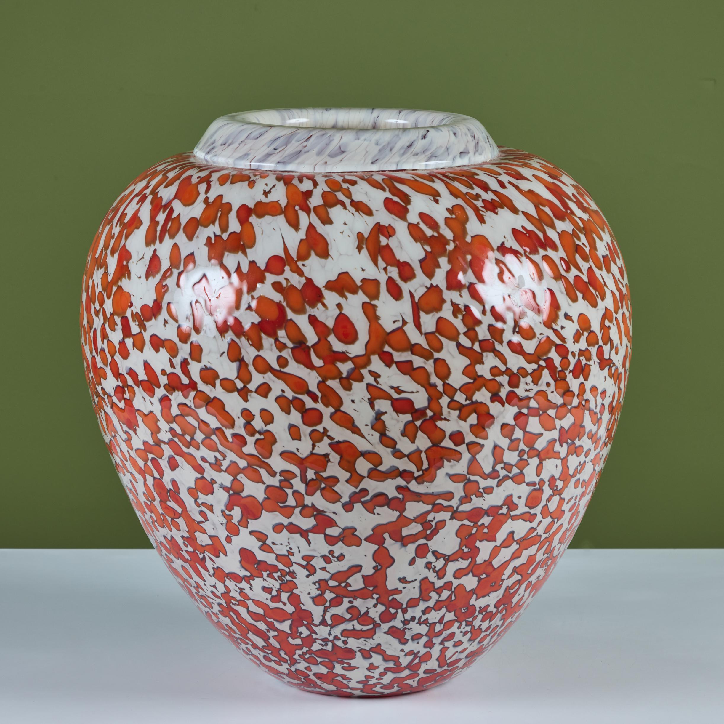 Vaso di vetro grande Jean Claude Novaro in vendita 1