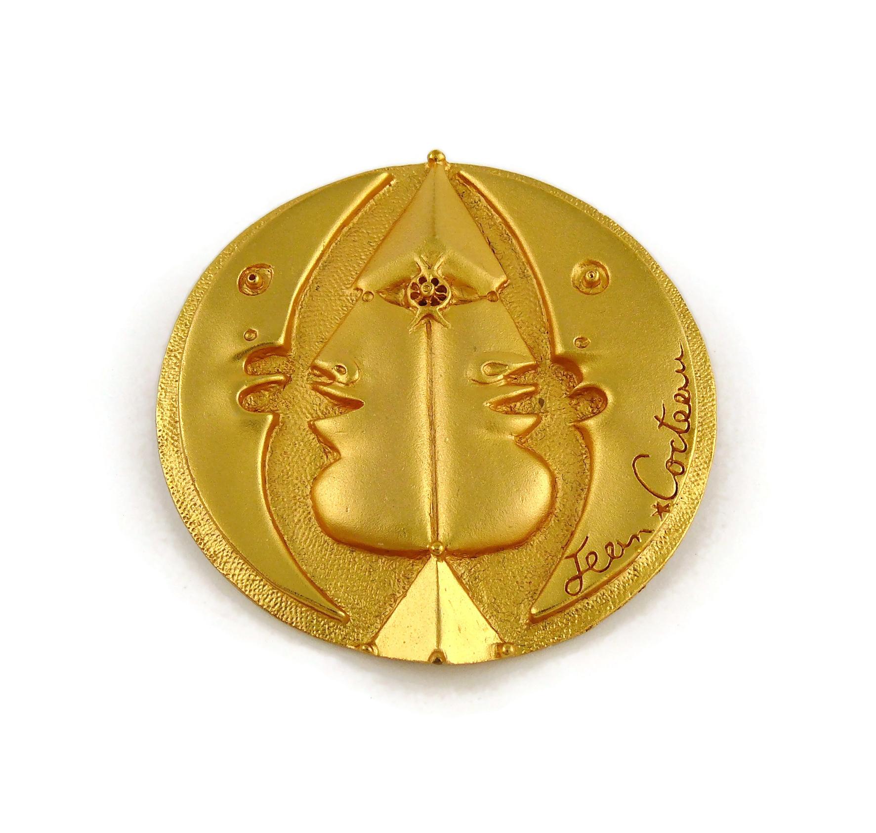 Jean Cocteau (After) Gold Toned Moon Profiles Brooch Pendant In Excellent Condition In Nice, FR