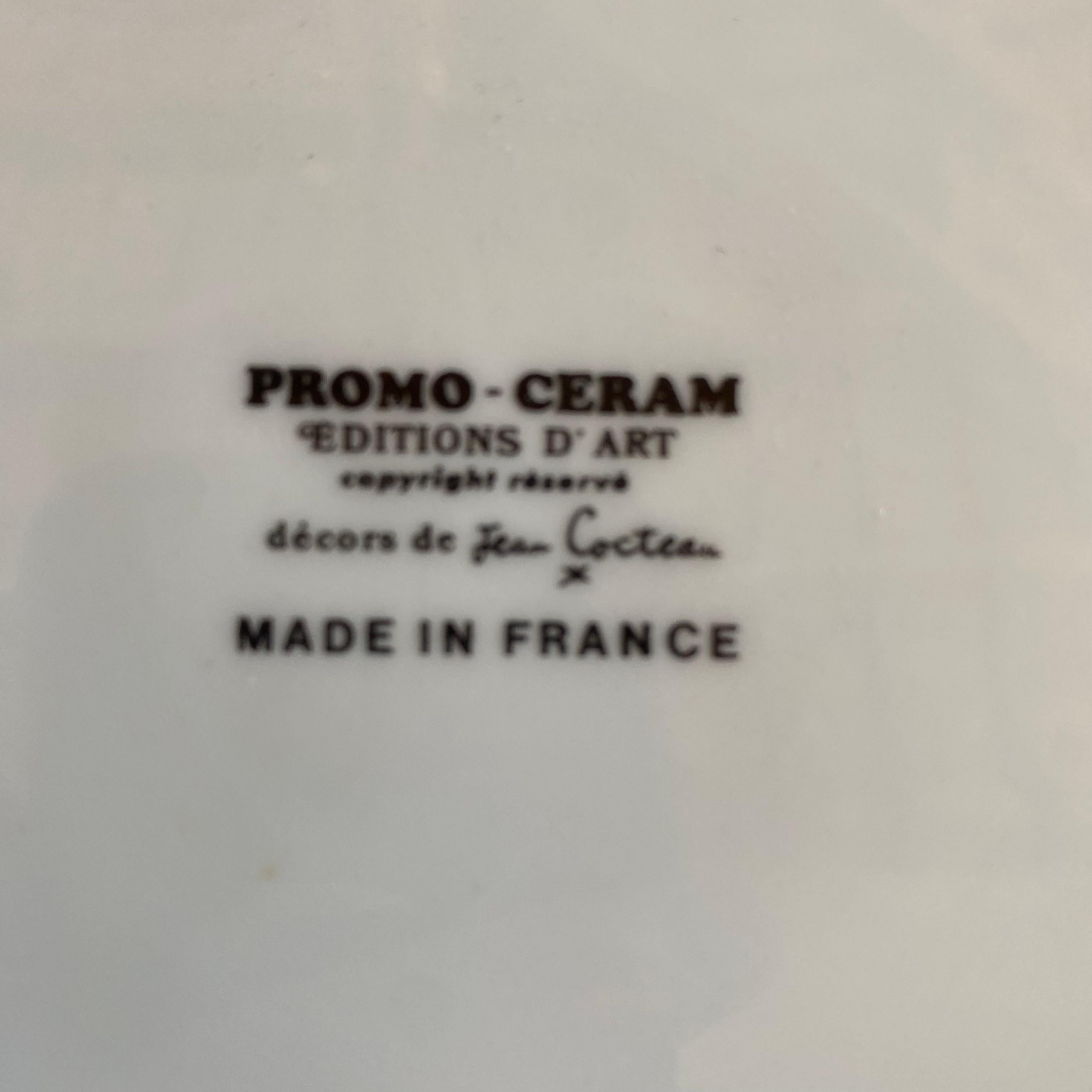 Jean Cocteau 
Marianna 
Piatto decorativo 
Firmato 
Condizioni perfette 
Timbro sul retro
Circa 1950/1960
Diam 24 cm
190 euro