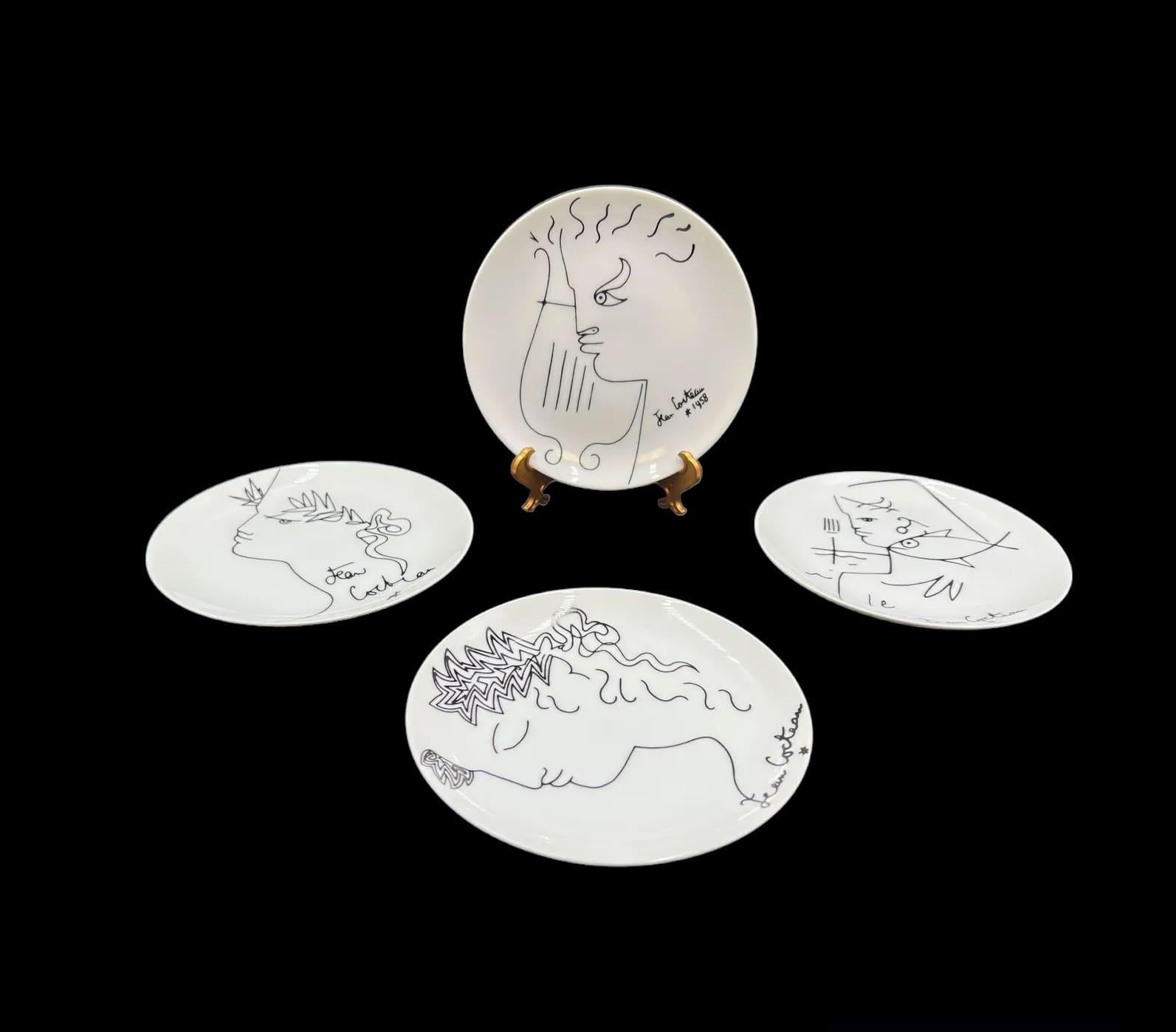 Il set di quattro piatti vintage in porcellana realizzati da Jean Cocteau per l'azienda Limoges nel 1958 ha un notevole valore artistico e collezionistico. Jean Cocteau, un importante artista francese noto per aver contribuito a diverse discipline