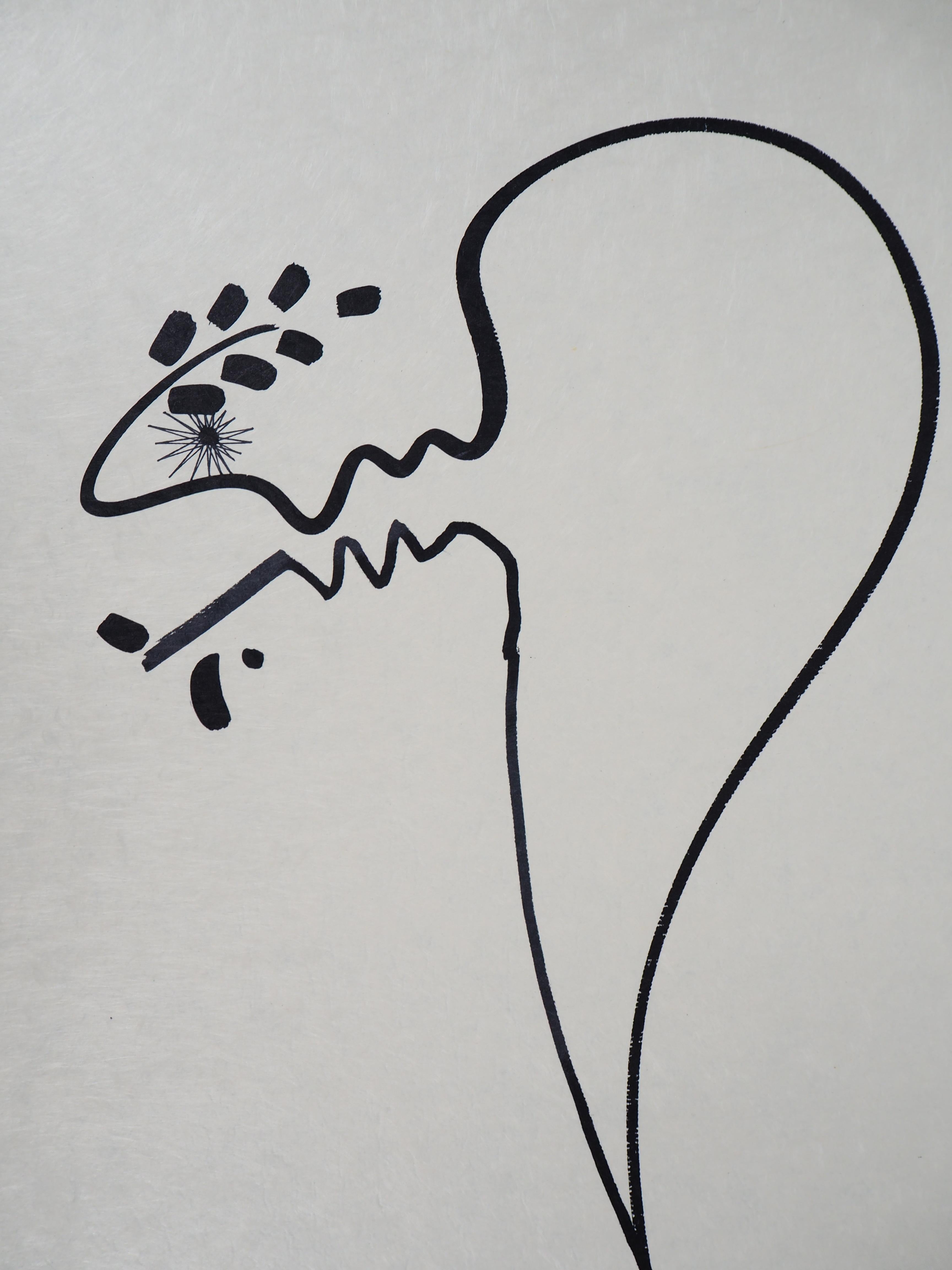 Jean COCTEAU and Raymond MORETTI : The Kiss - Original Hansigned Lithograph - Gray Figurative Print by Jean Cocteau