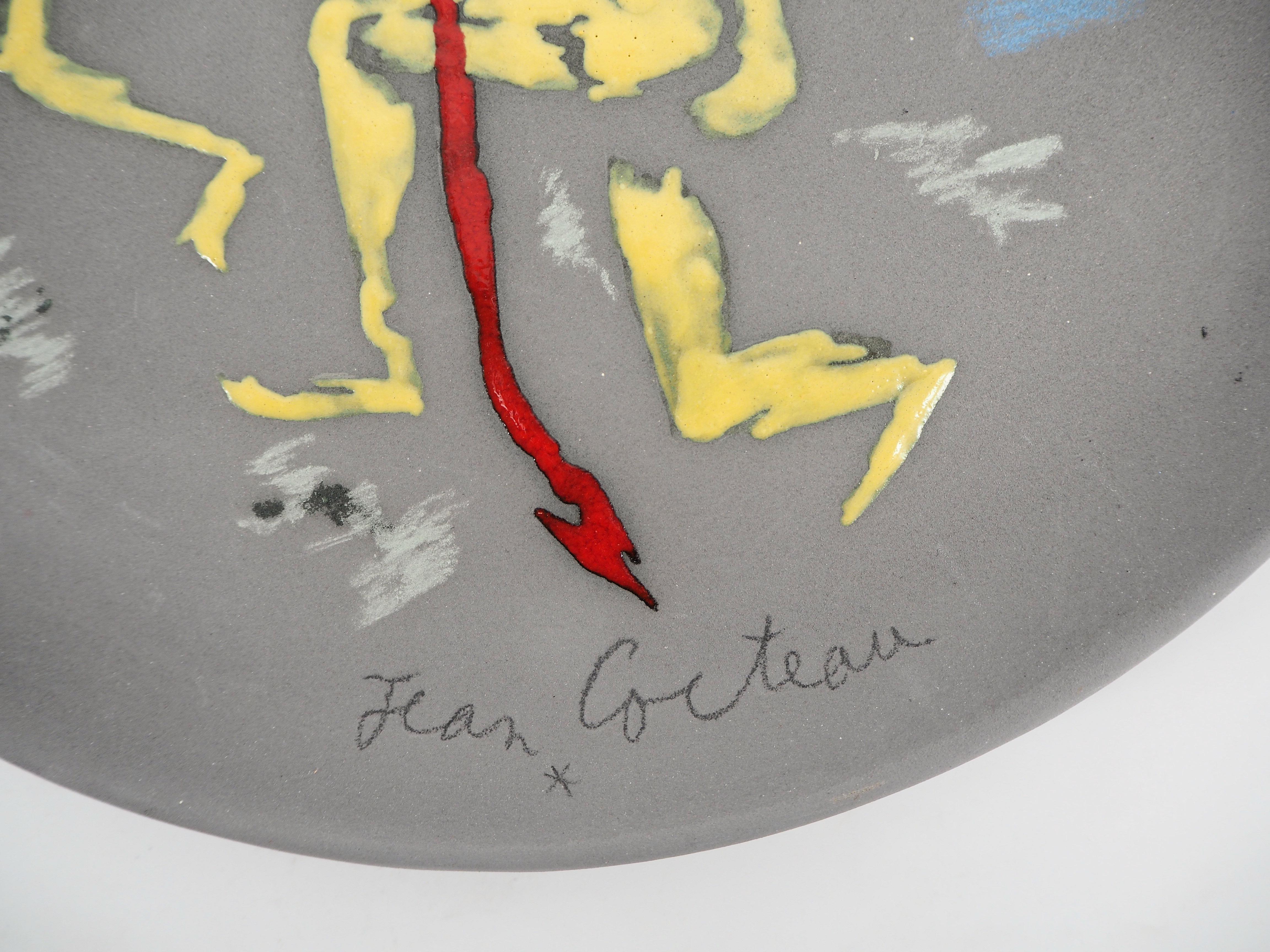 Jean COCTEAU
Atalanta and Hippomenes, 1958

Original ceramic plate
Signed bottom middle
Limited to 20 copies, numbered on the back
30 cm (c. 12 inch) diameter and about 3cm  (c. 1.5 inch) high
Handmade in 1958 in Madeline - Jolly workshop in