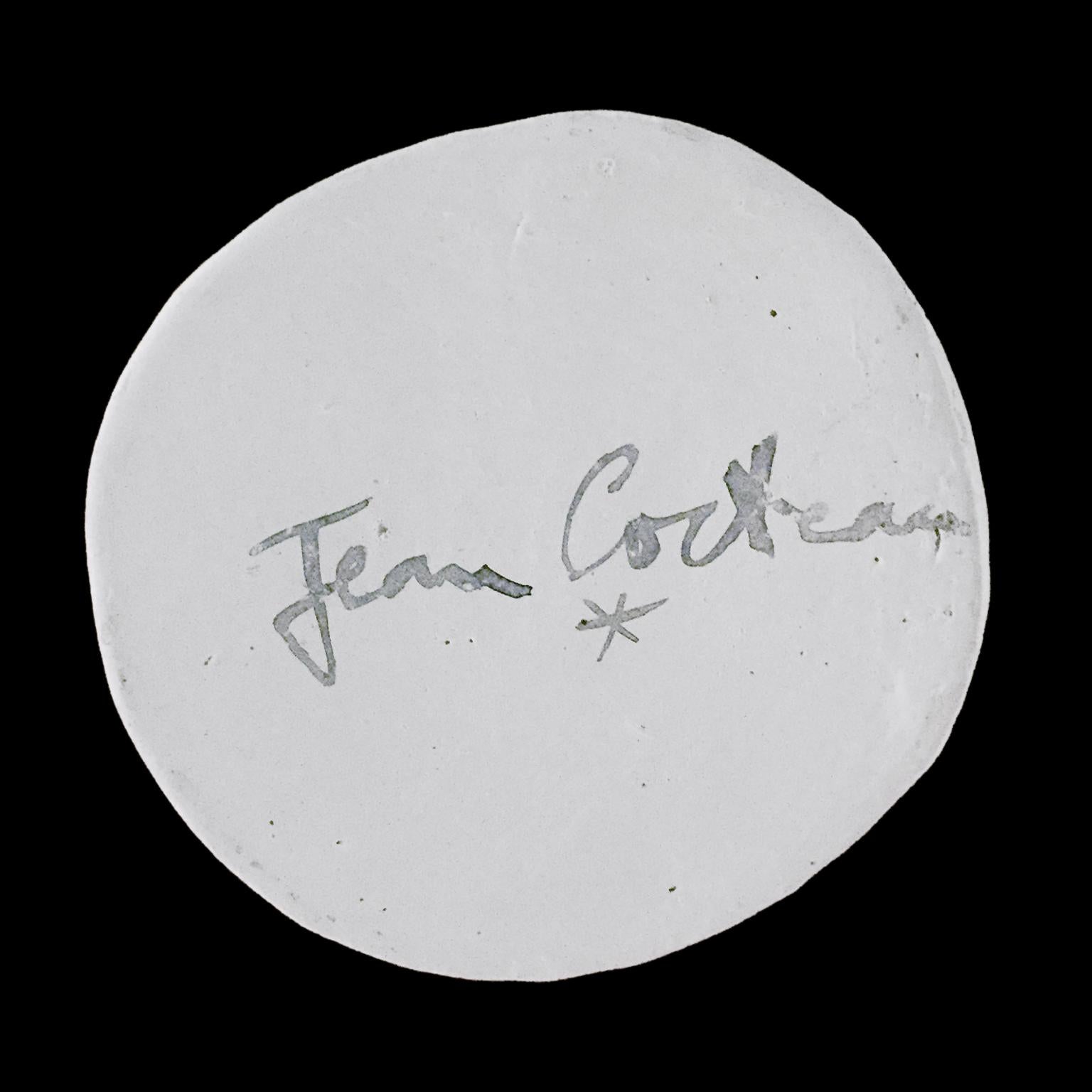 Jean Cocteau ( 1889 - 1963 )

Vé and Astrology  ceramic's pendant :

Vé : signed underneath White 1ere  variant 
( Terre blanche en relief ). page 212 
Size: 7 x5.5 cm 
catalogue raisonné Annie Guédras .RB 3.

Astrology : signed underneath White