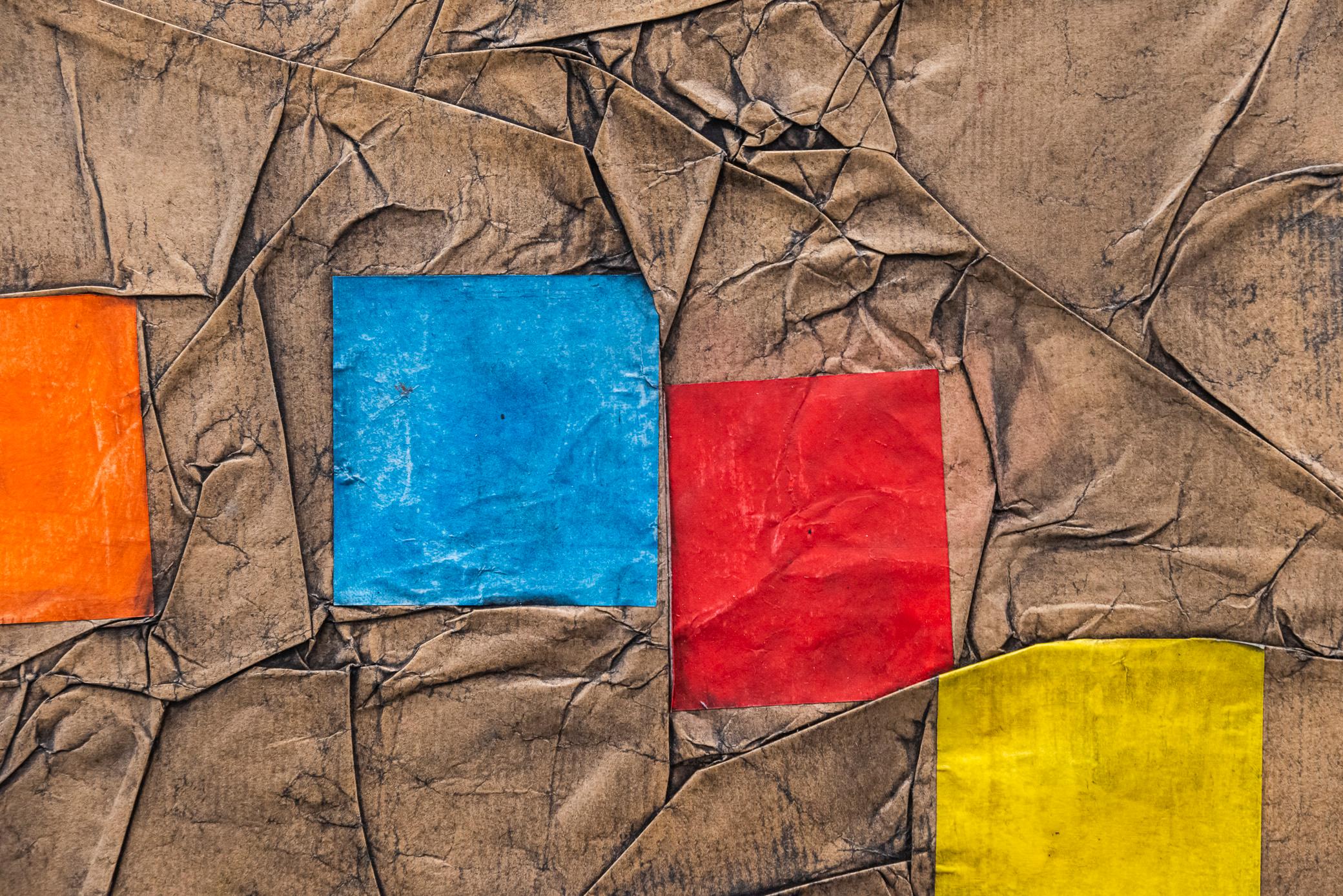 Jean Da Milano (1928-2017), Peinture, 
Papier kraft froissé et collage, techniques mixtes,
Signé en bas à droite,
circa 2000, France.

Dimensions : Hauteur 100 cm, Largeur 80 cm

Jean Da Milano est un peintre abstrait niçois qui a été bercé