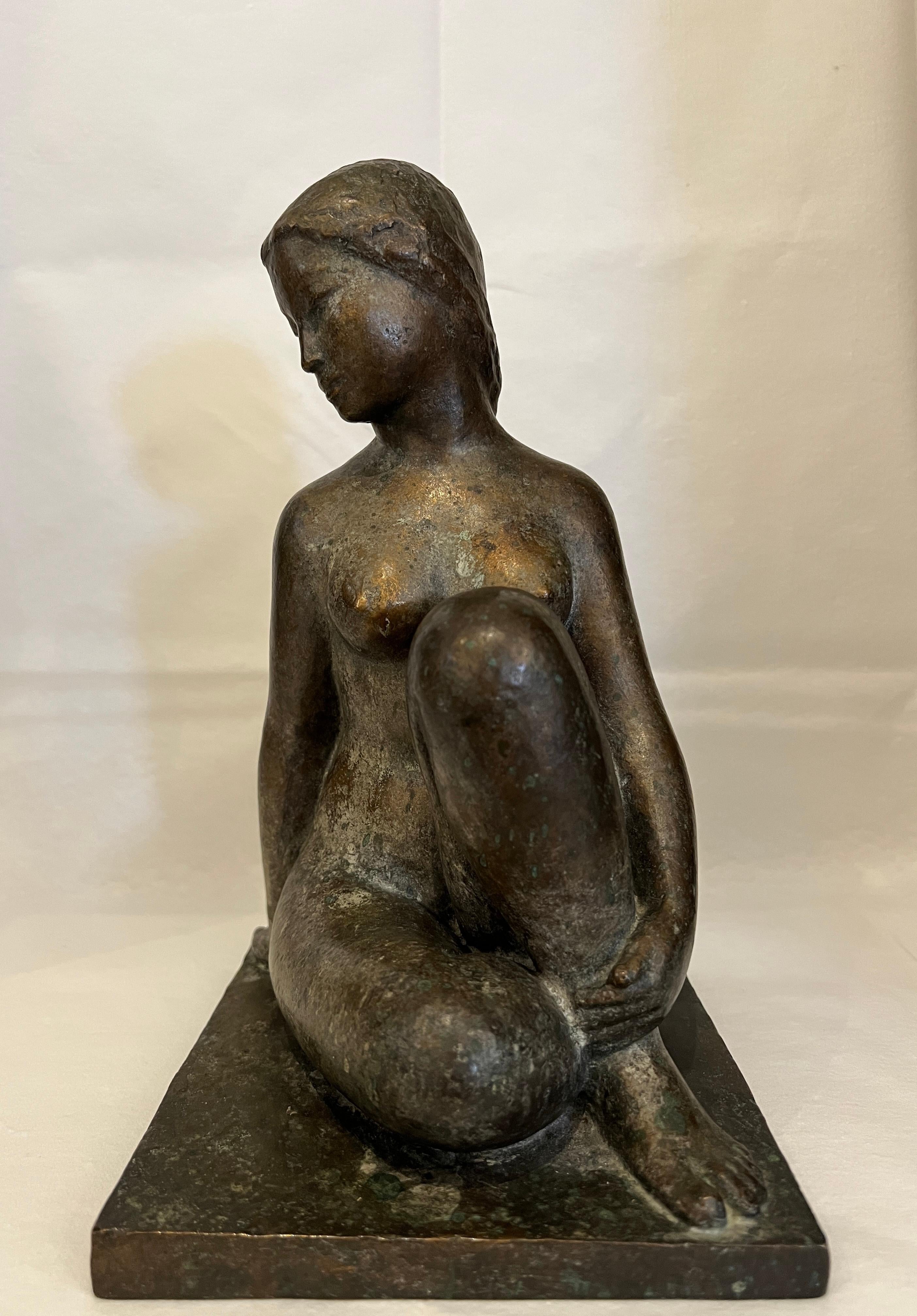 Jean Daniel Guerry Nude Sculpture – Junge Frau in Gedanken