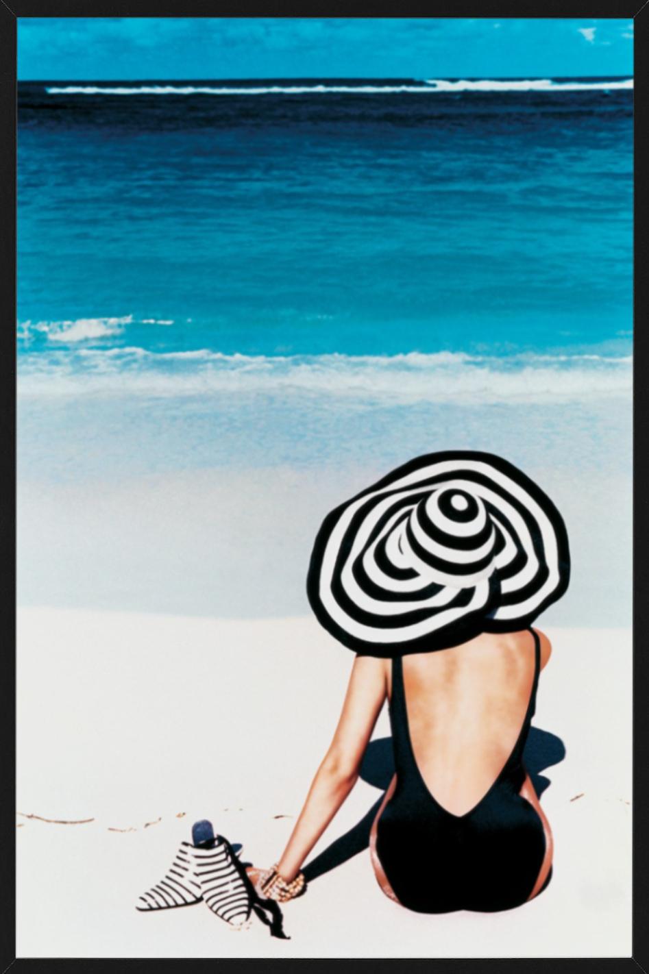 Katherina - Christian Dior pour Vogue France, photographie d'art, 1996 - Gris Color Photograph par Jean-Daniel Lorieux