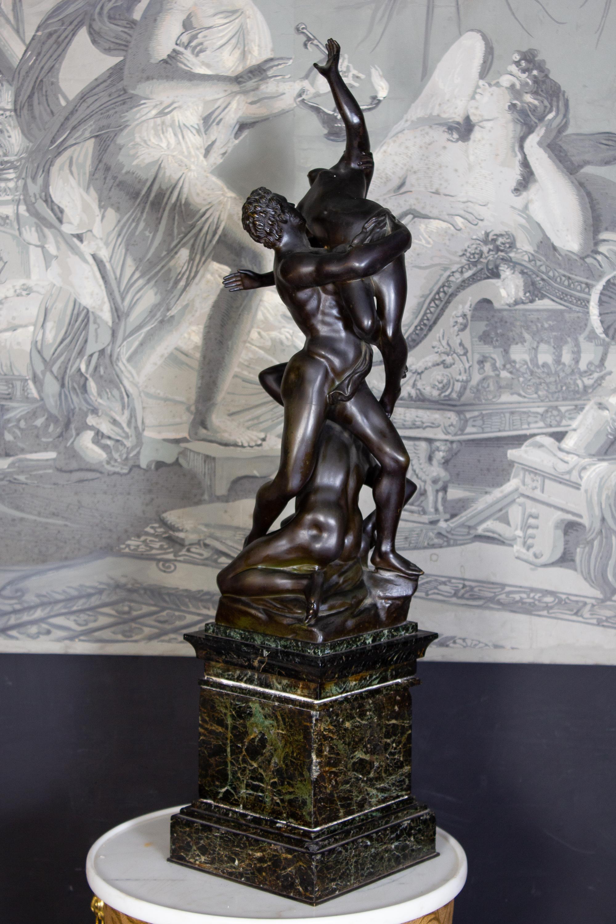 La Rape de Sabine - Sculpture en bronze emblématique de 1930 en vente 1
