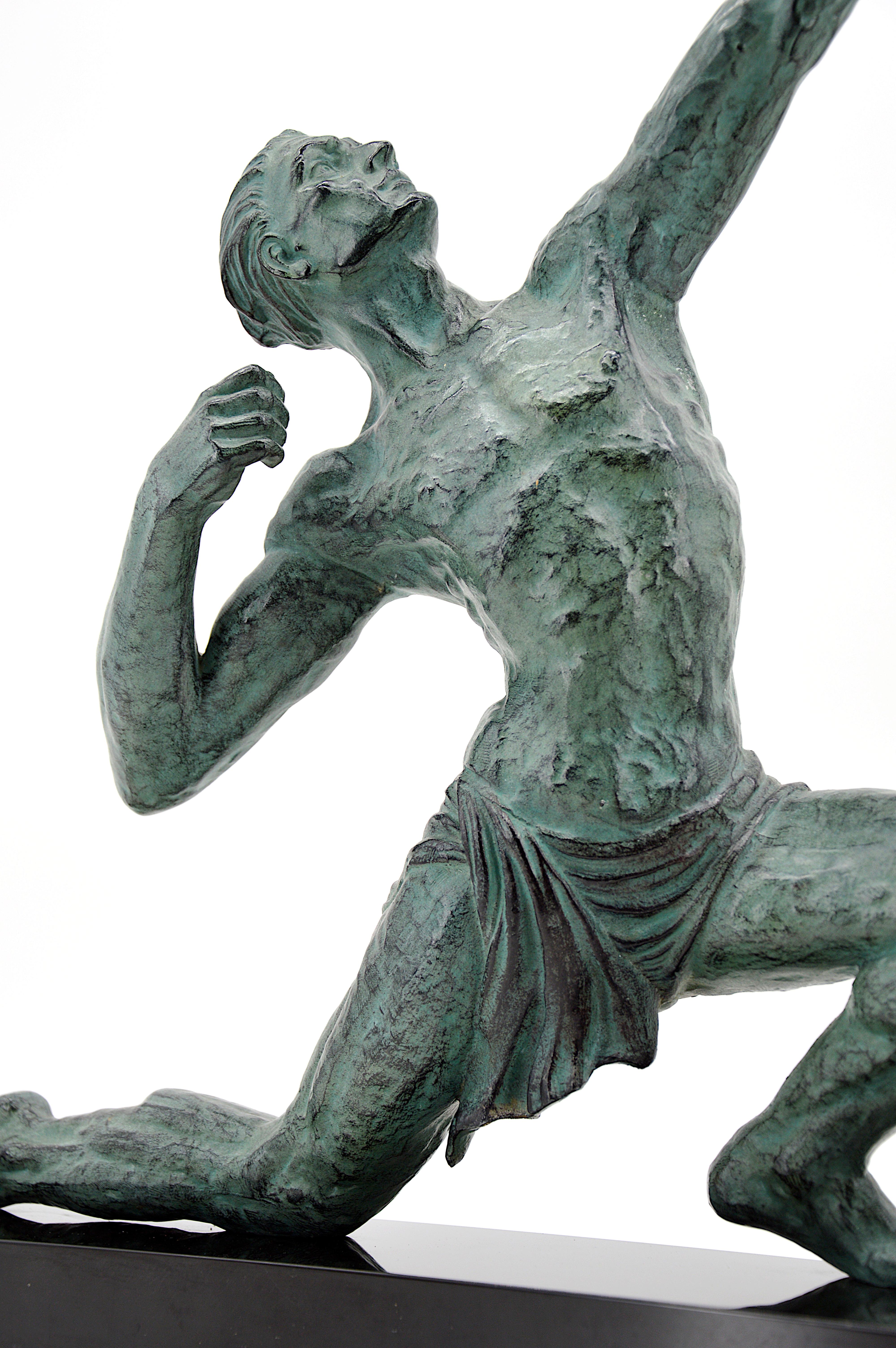Milieu du XXe siècle Jean de Roncourt Sculpture de l'homme Archer, Art déco français, années 1930 en vente