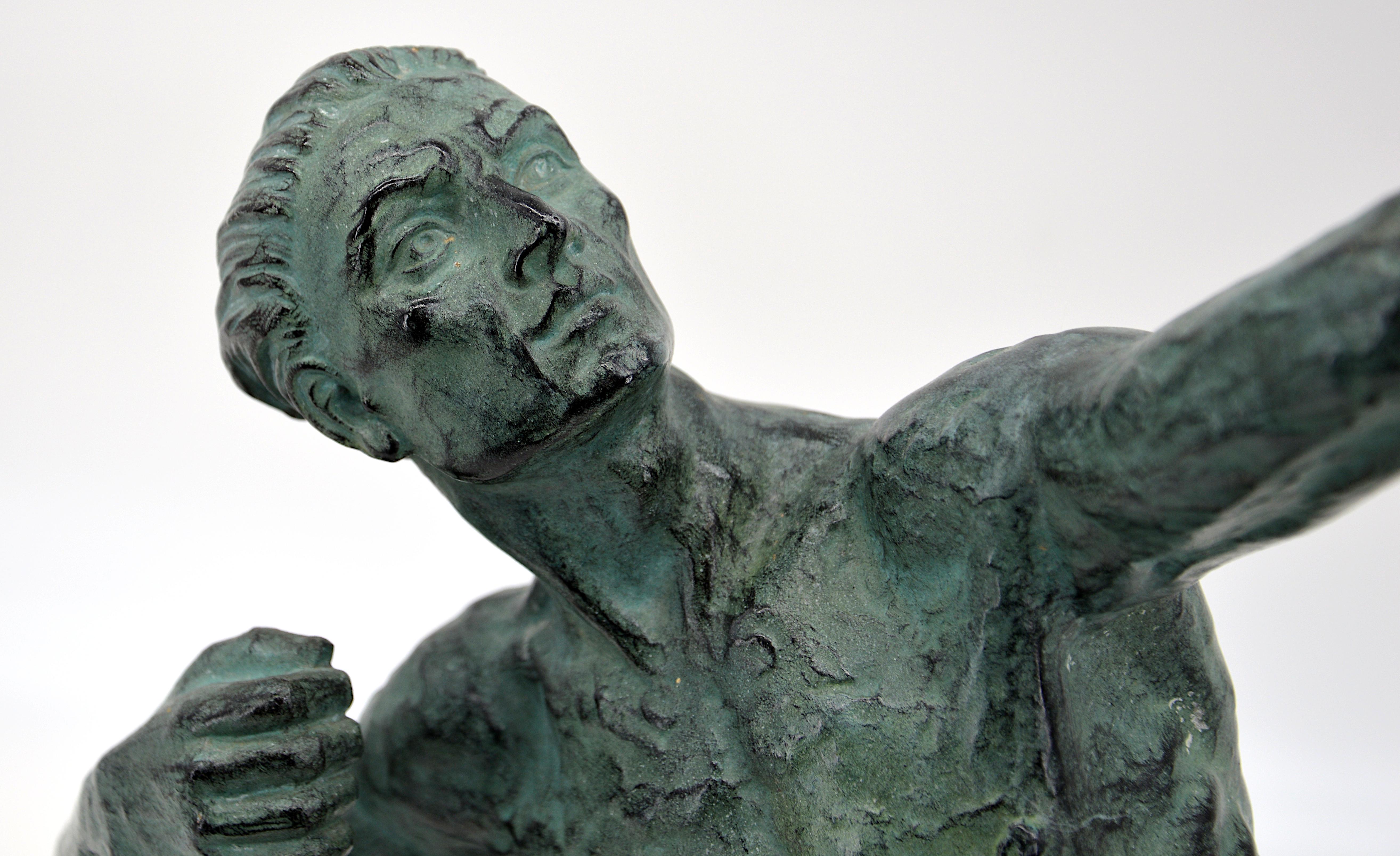 Zinc brut Jean de Roncourt Sculpture de l'homme Archer, Art déco français, années 1930 en vente