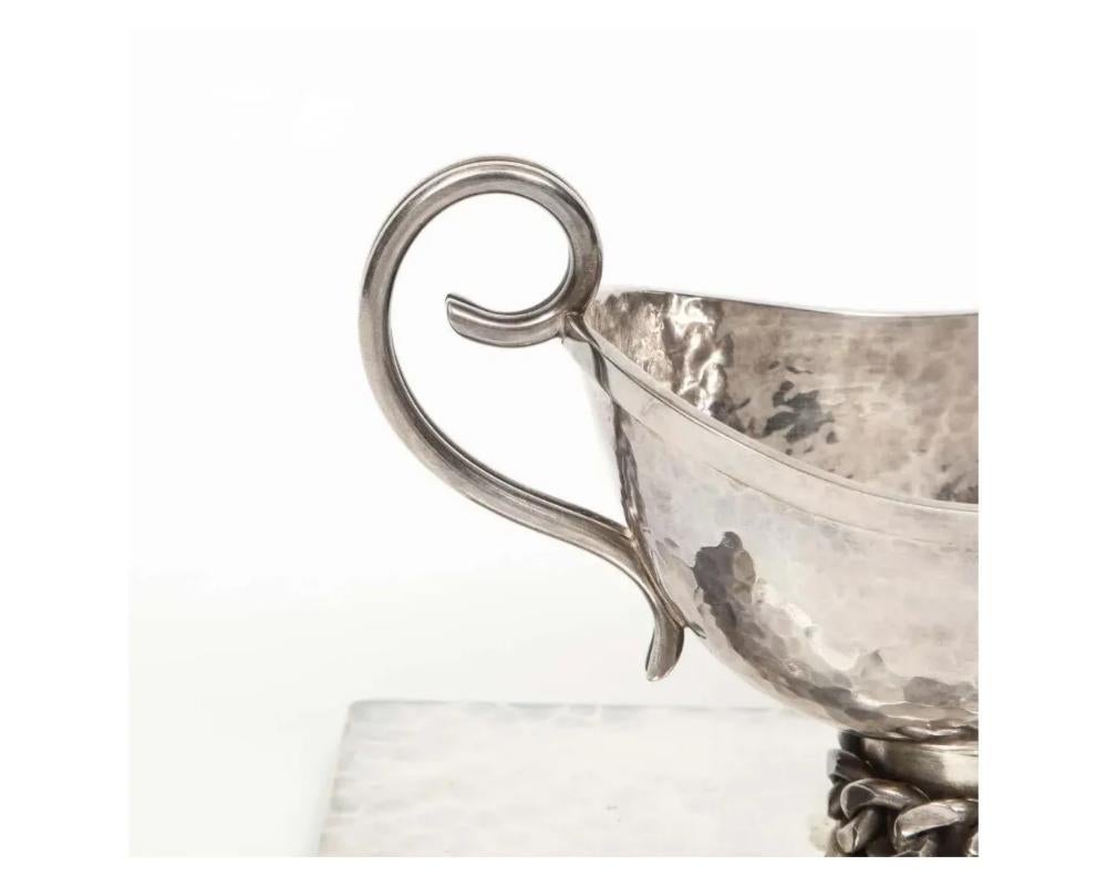 Jean Despres (1889-1980) Una salsera de metal plateado con soporte, 1966 en Bueno estado para la venta en New York, NY