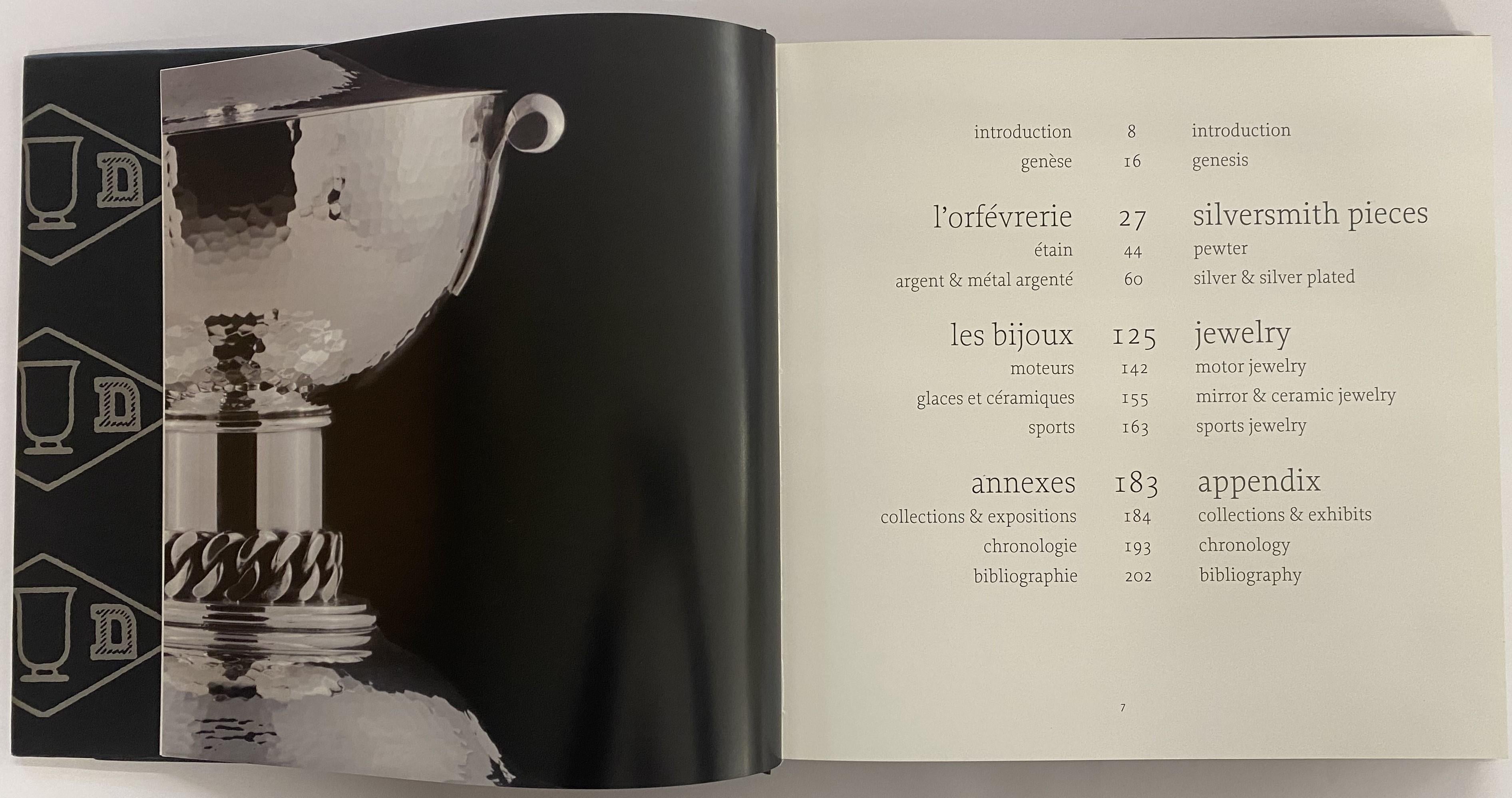 Questo libro splendidamente illustrato è stato scritto perché all'epoca non esisteva alcuna monografia in francese o in inglese dedicata a questo importante Jewell/Argentiere. Come si legge nell'introduzione - 