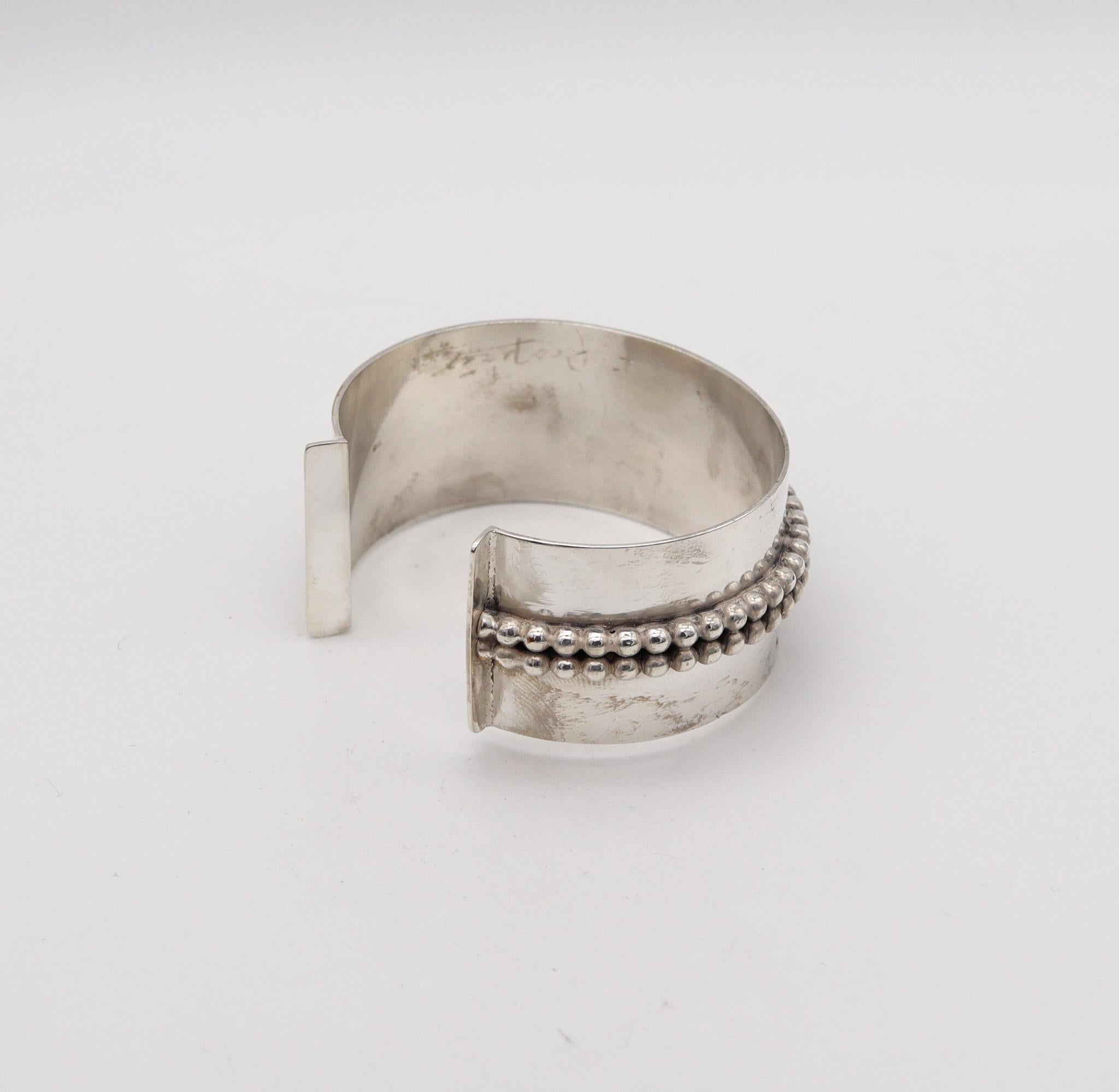 Jean Després 1960 Paris Artistic Cuff Bracelet .800 Silver With Dotted Patterns In Excellent Condition For Sale In Miami, FL