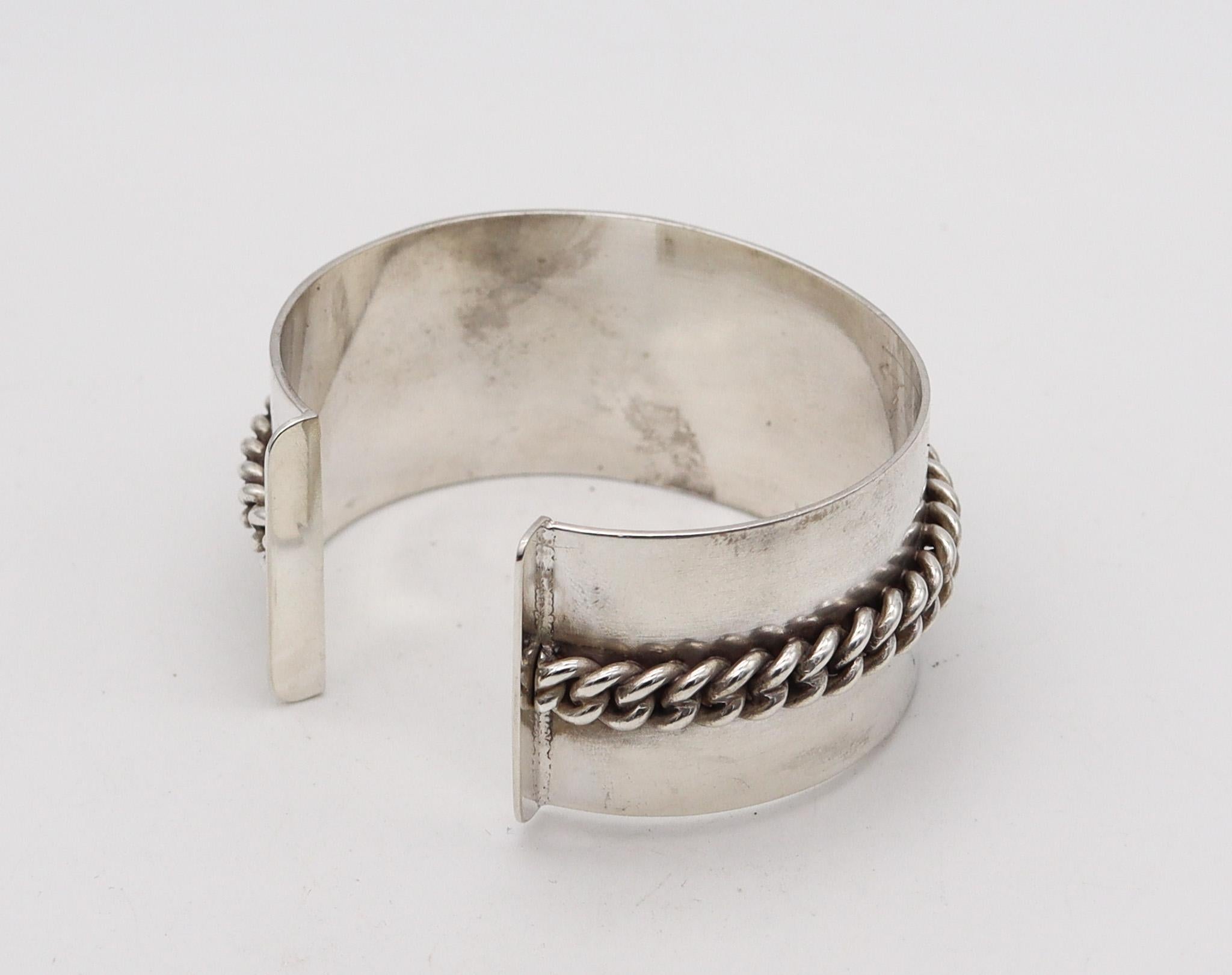Jean Després 1960 Paris Artistic Cuff Bracelet In .800 Silver With Chained Links In Excellent Condition For Sale In Miami, FL