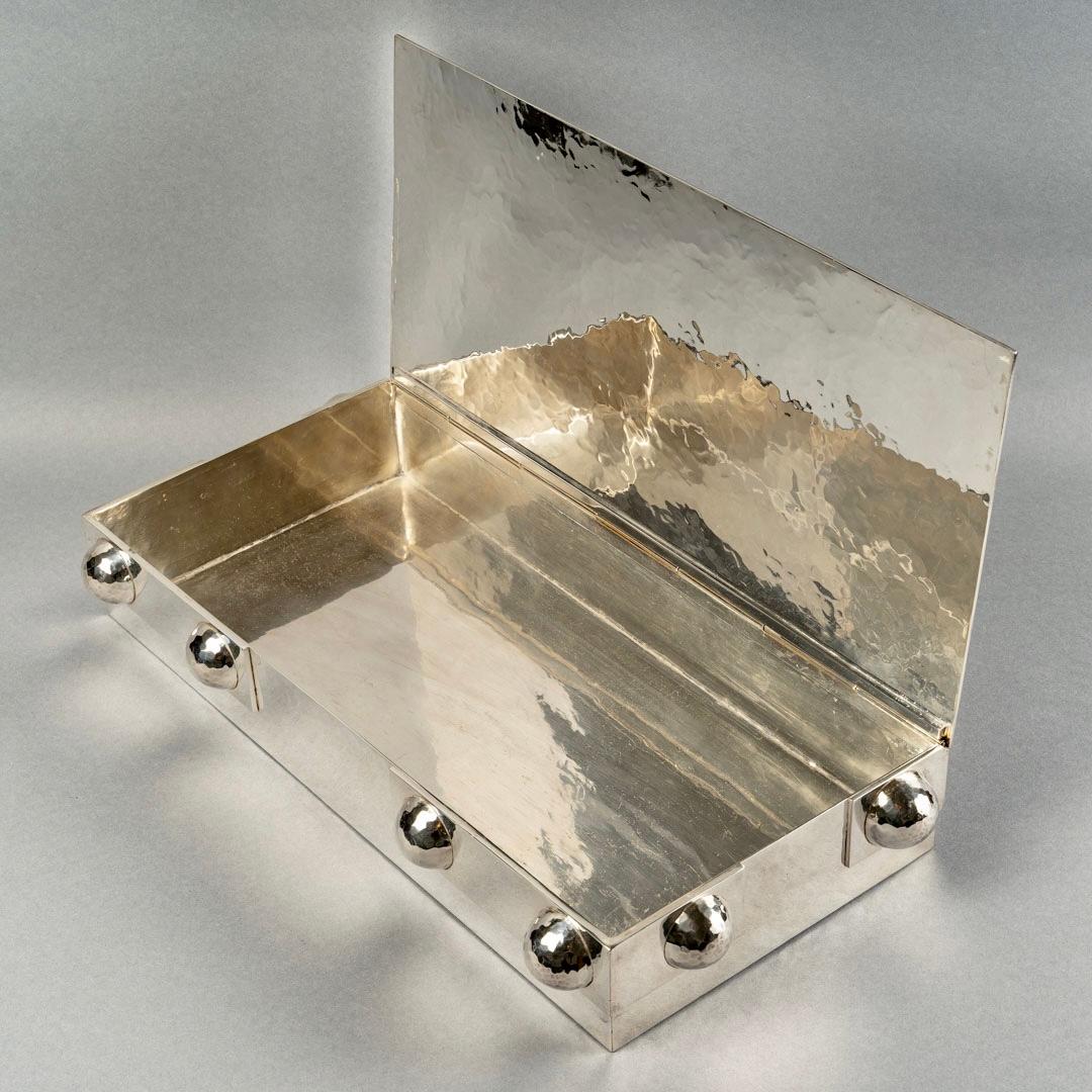 Jean Despres, Important Box Modernist Art Deco Hammered Silver Metal In Good Condition In Boulogne Billancourt, FR