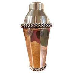 Shaker à cocktail à facettes Jean Despres Martini en métal argenté français plaqué Shaker à cocktail à facettes Jean Despres Martini en métal argenté français plaqué