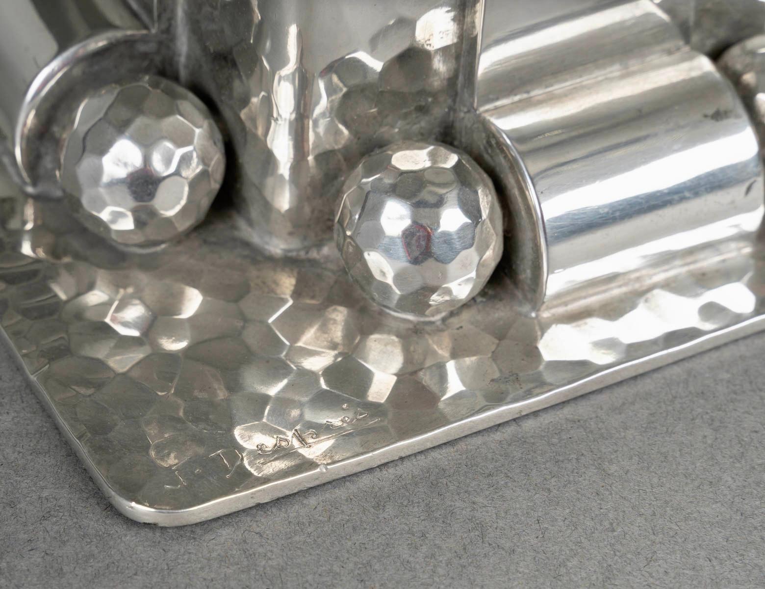 Metà XX secolo Jean Despres Centrotavola Modernista Art Deco Placcato Argento Martellato in vendita