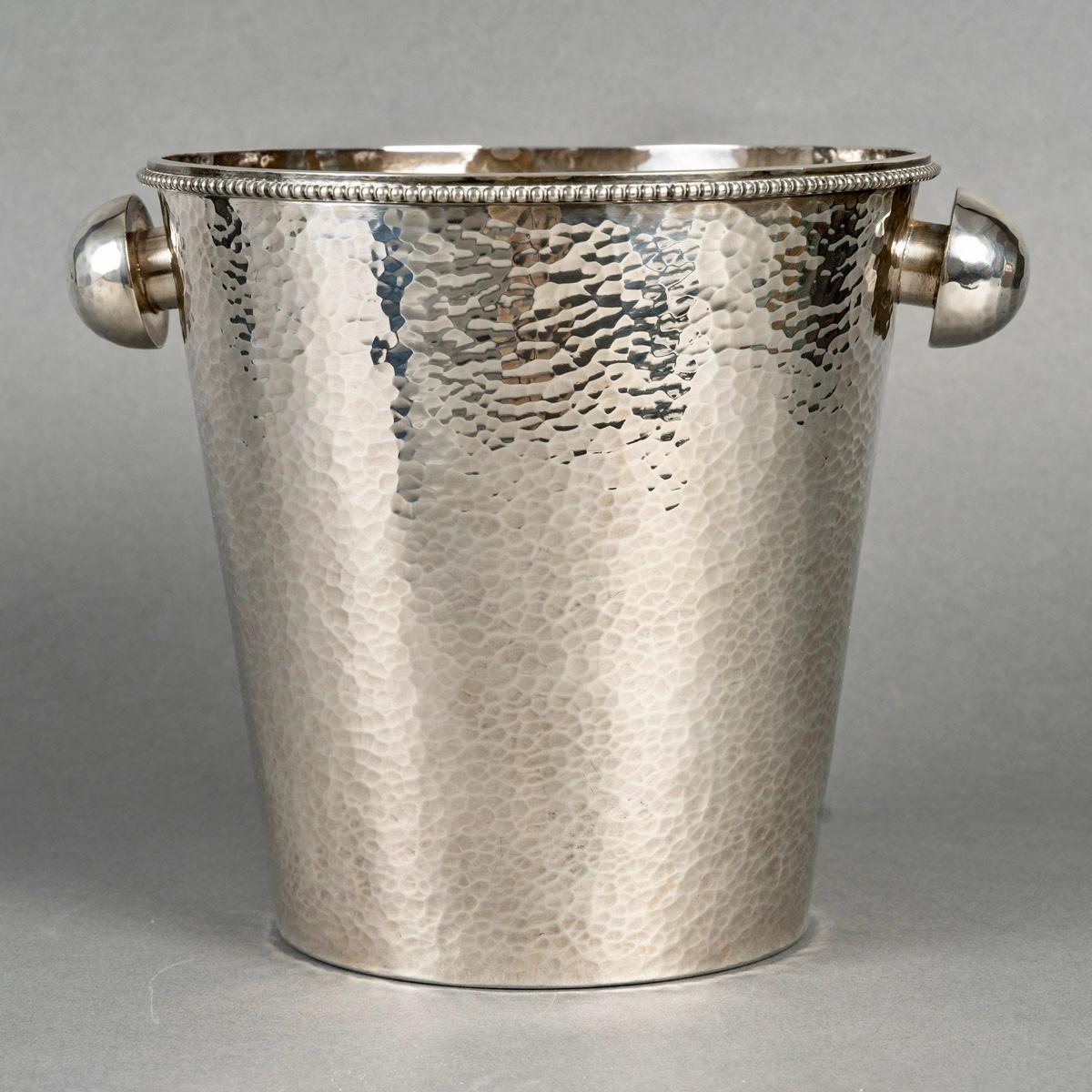 Jean Despres - Modernistischer Art-Déco-Champagnerkübel aus gehämmertem, versilbertem, versilbertem Metall (Art déco) im Angebot