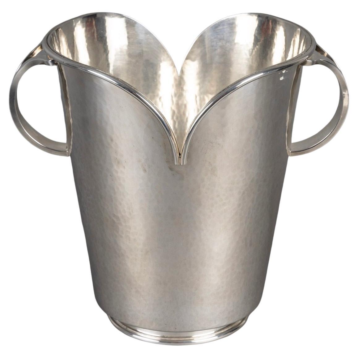 Seau à champagne Art Déco moderniste en métal argenté martelé Jean Despres