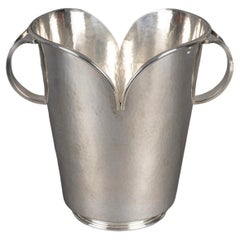 Seau à champagne Art Déco moderniste en métal argenté martelé Jean Despres