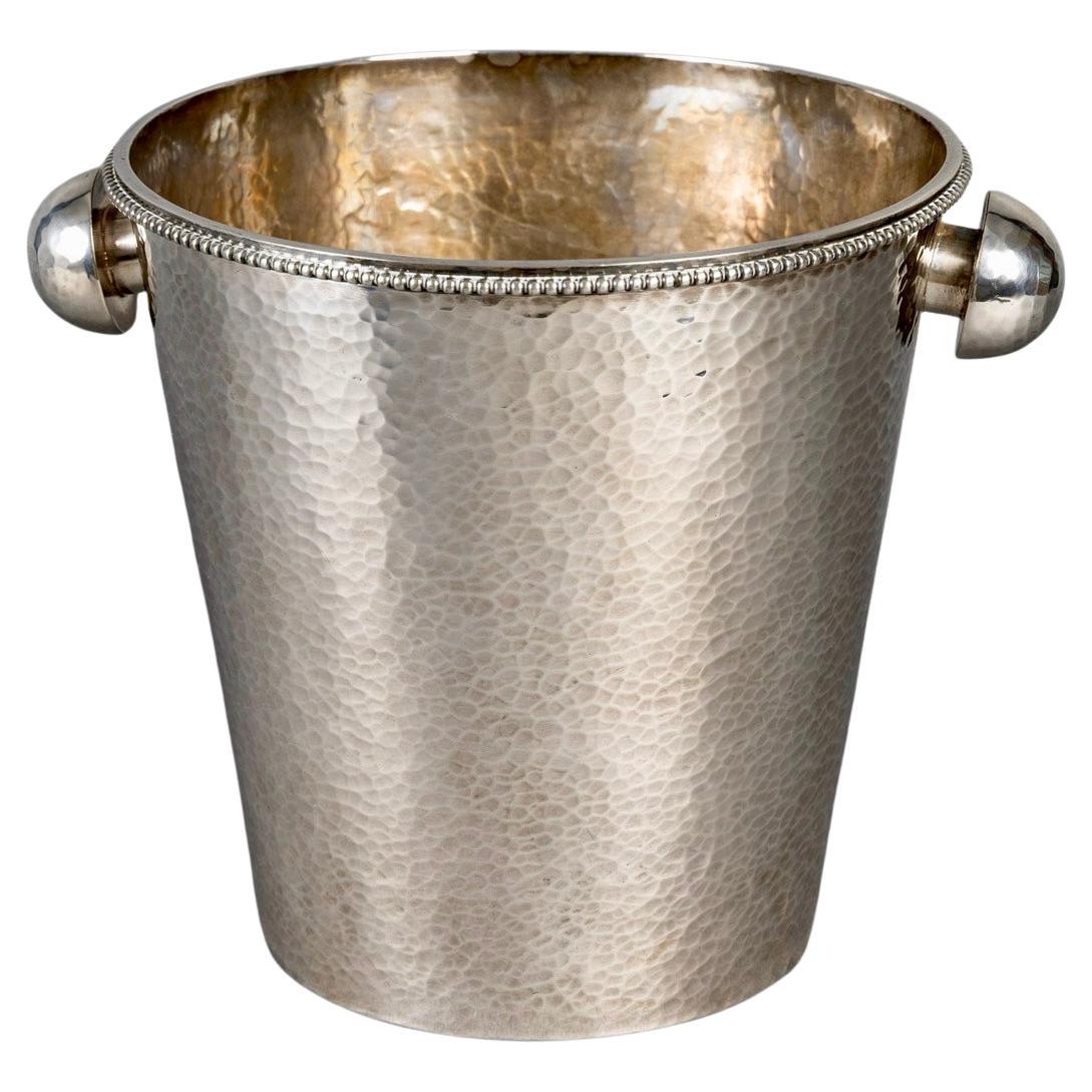Jean Despres - Modernistischer Art-Déco-Champagnerkübel aus gehämmertem, versilbertem, versilbertem Metall im Angebot