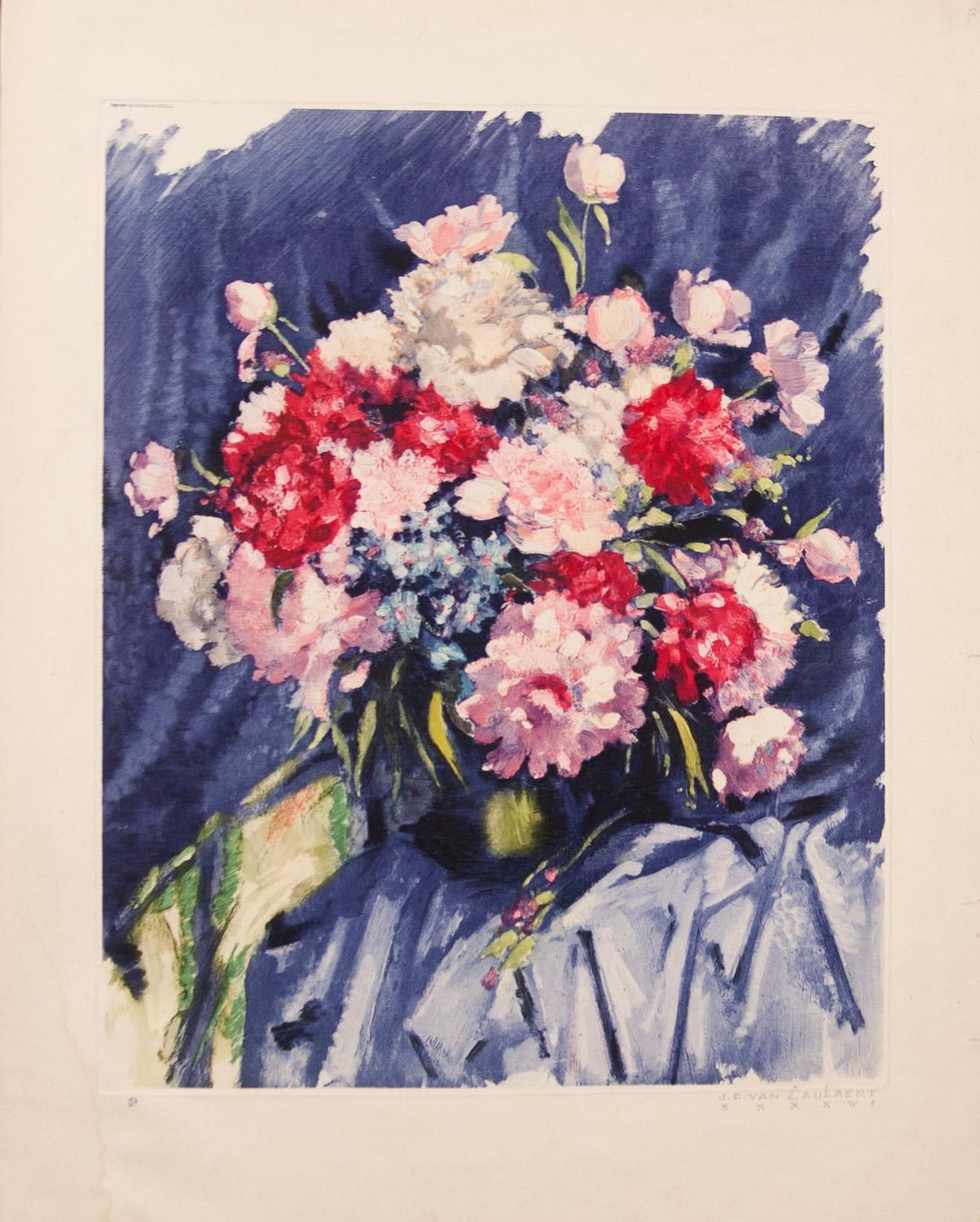 Jean Dominique van Caulaert Still-Life Print – Stillleben mit Blumen  Original signierte Radierung von J. D. van Caulaert