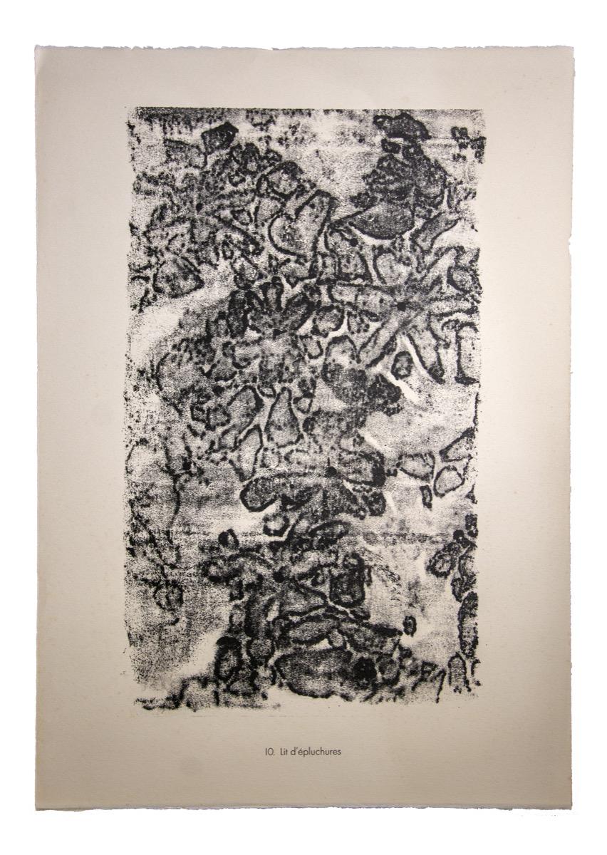 Lit d'épluchures is an original B/W lithograph realized by the French founder of Art Brut, Jean Dubuffet.

Very good condition.   Image Dimensions: 51 x 30 cm.

The artwork represents an Abstract composition through strong and confident strokes in a