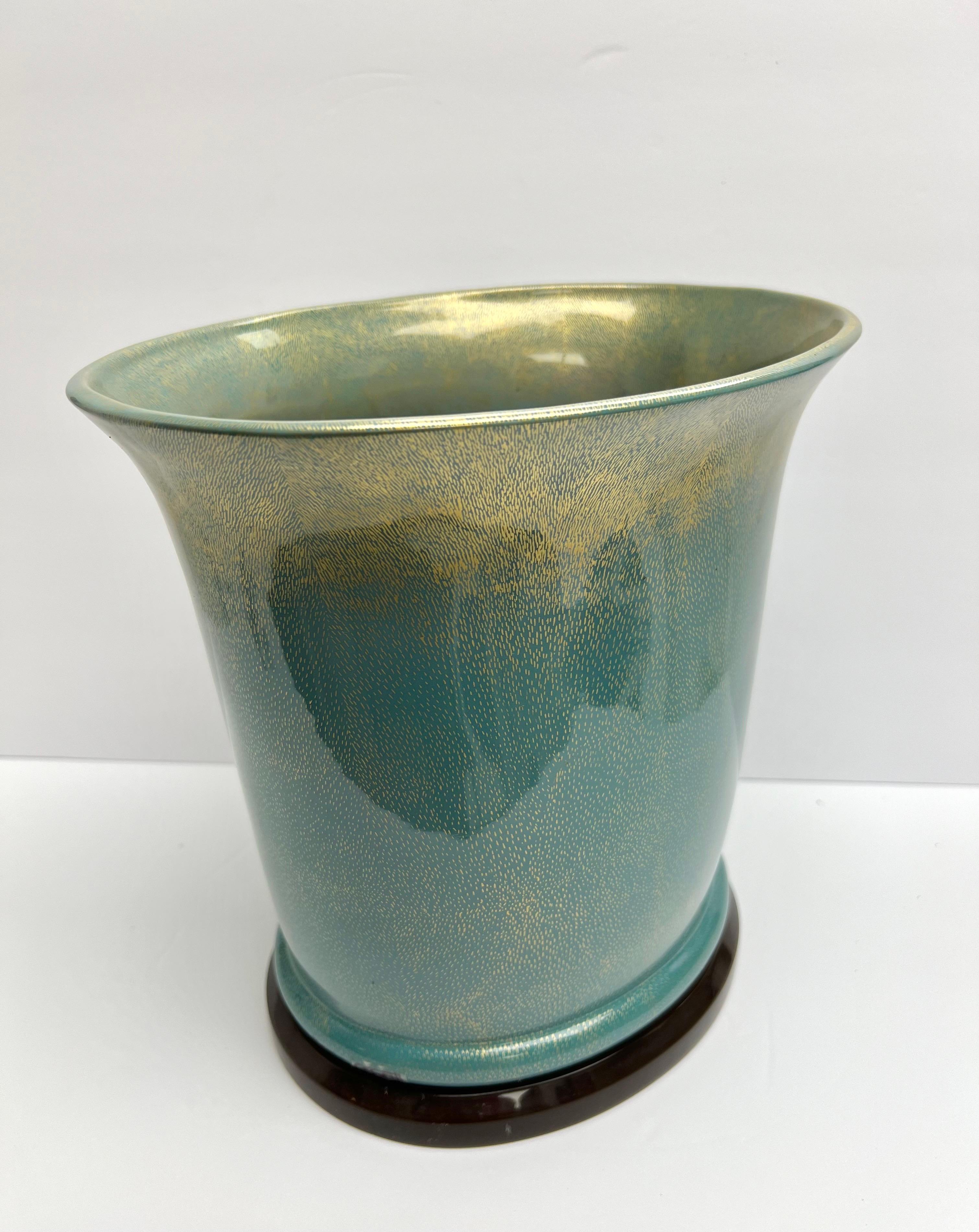 Porcellana Vaso in porcellana in stile Jean Dunand di Mangiani Oggeti in vendita