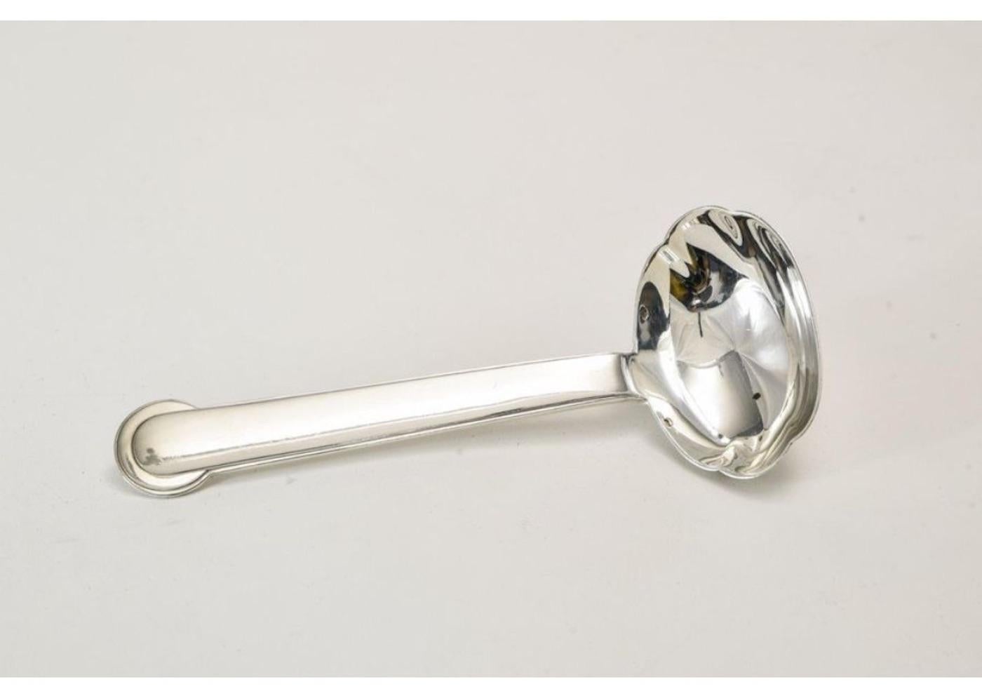 Jean E. PUIFORCAT: „Annecy“ Sauciere-Boot (Sterlingsilber) im Angebot