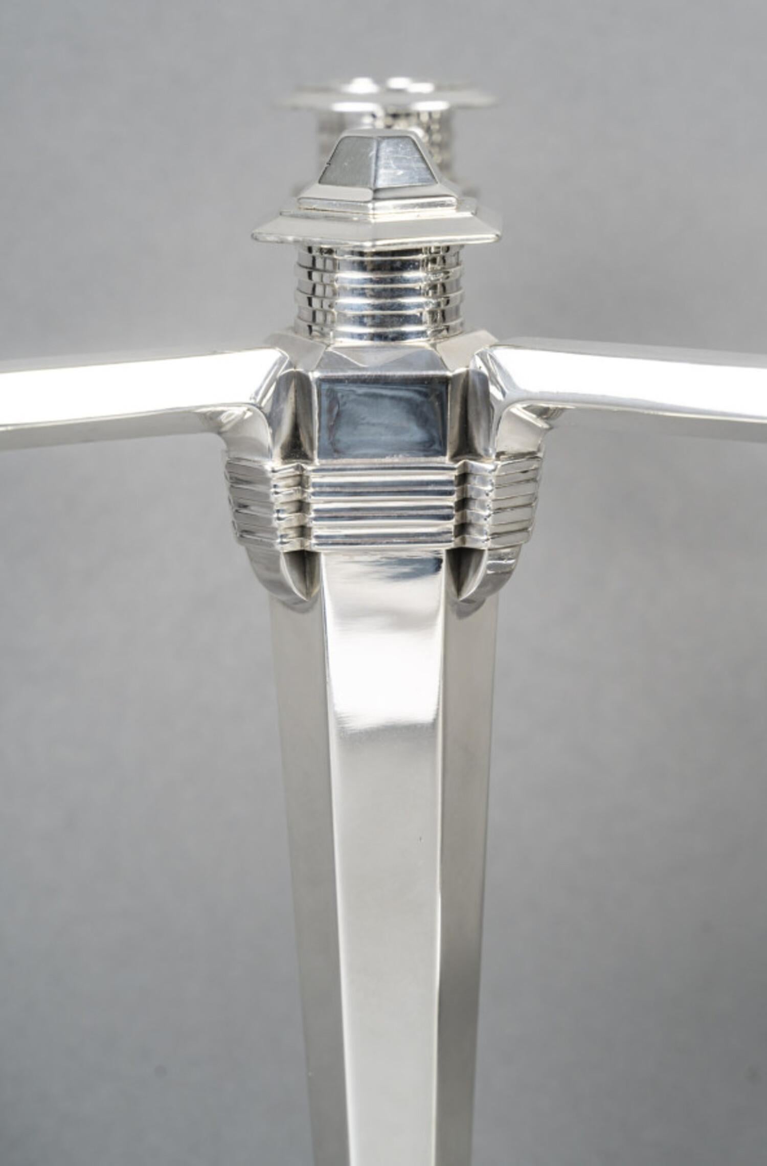JEAN E. PUIFORCAT - Coppia di candelabri in argento massiccio periodo ARTDECO circa 1930 In condizioni buone in vendita a SAINT-OUEN-SUR-SEINE, FR