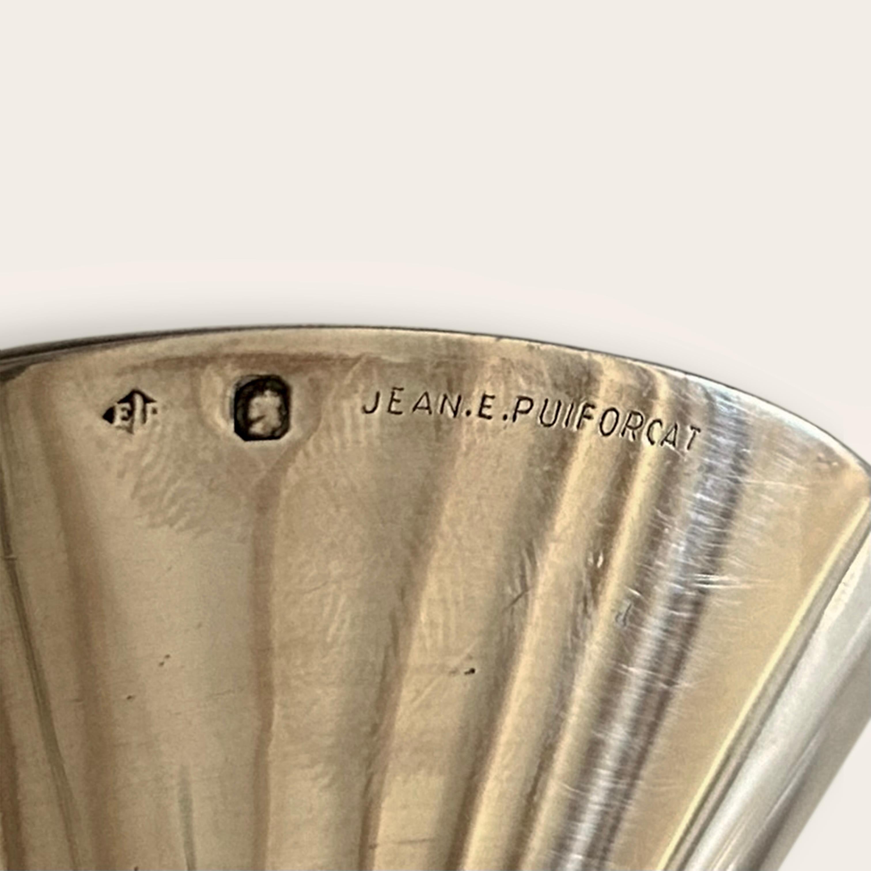 Metà XX secolo Jean-Elisée Puiforcat Vide Poche d'argento e d'ebano  1930 circa. in vendita