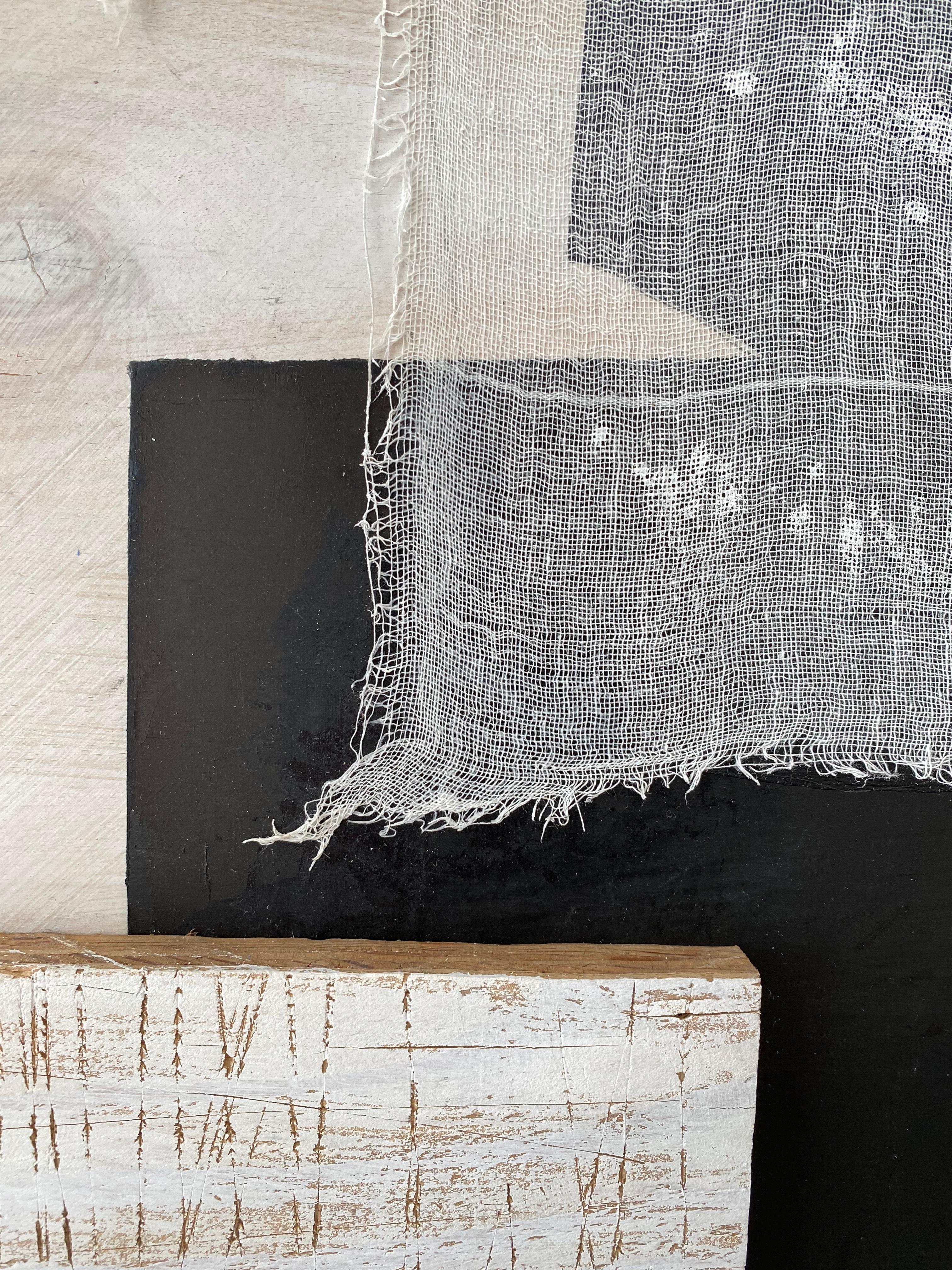 ''Ragged''  Pièce murale géométrique abstraite en bois/peinture/texture noir, blanc et gris  en vente 2
