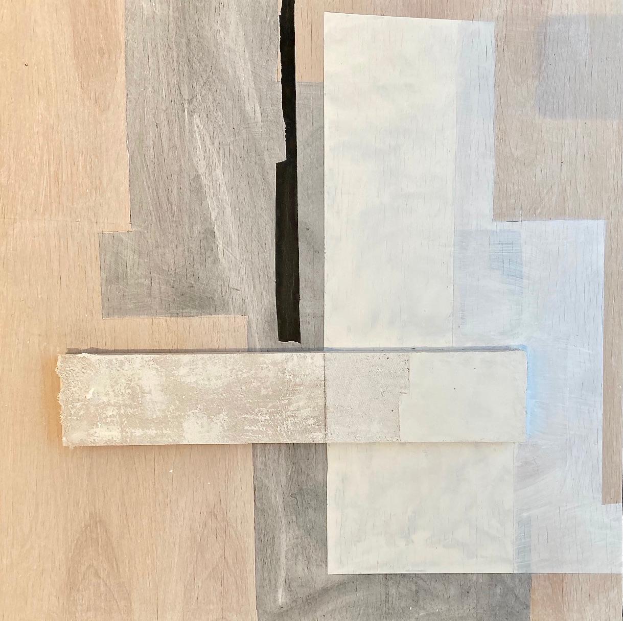 ''Sans titre''  Pièce murale géométrique abstraite en bois/peinture/texture noir, blanc, gris - Mixed Media Art de Jean Feinberg