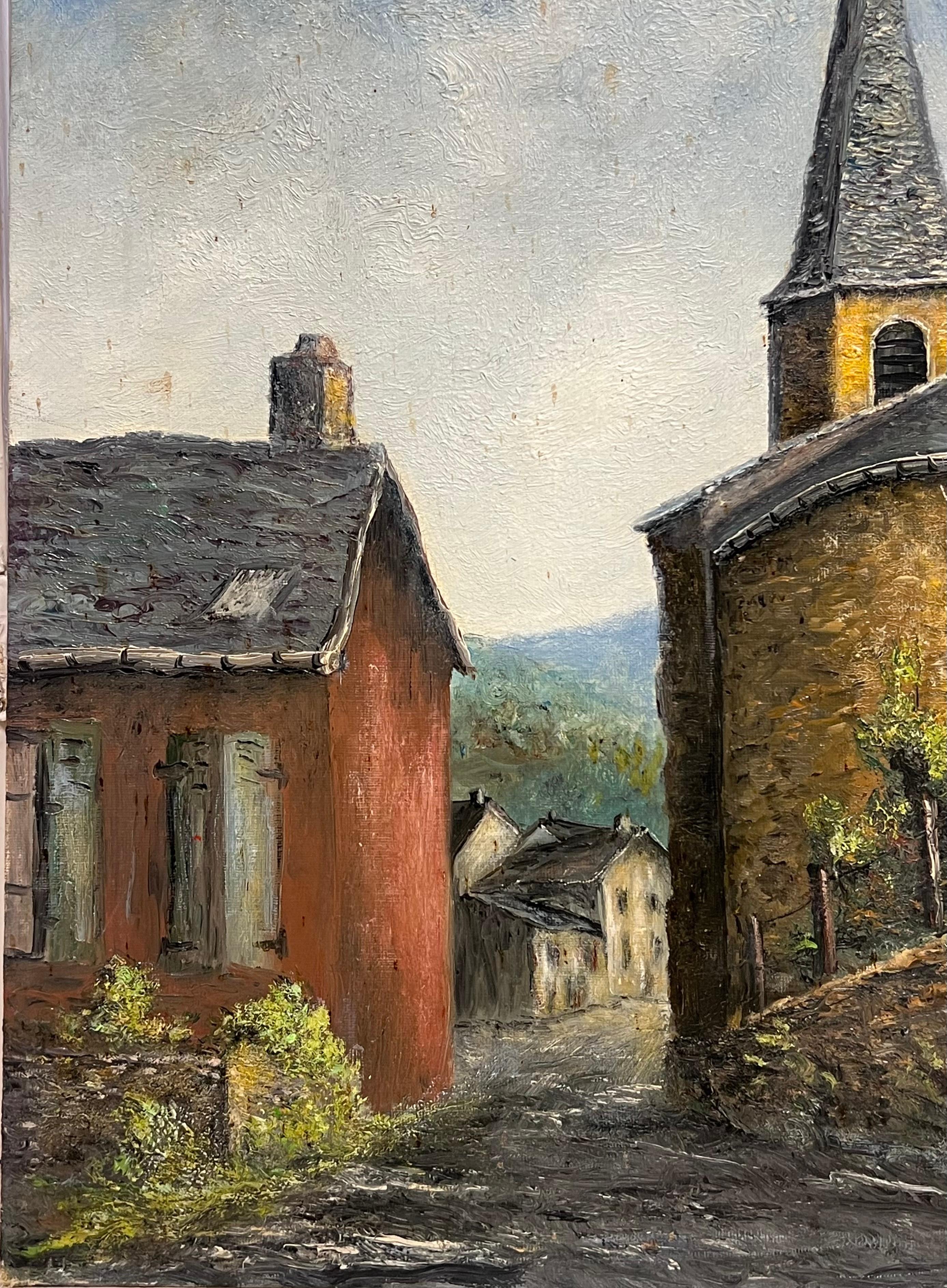 Hilltop Church mit rotem Haus in einer Bergdorf-Landschaft Ölgemälde (Grau), Landscape Painting, von Jean Fourie