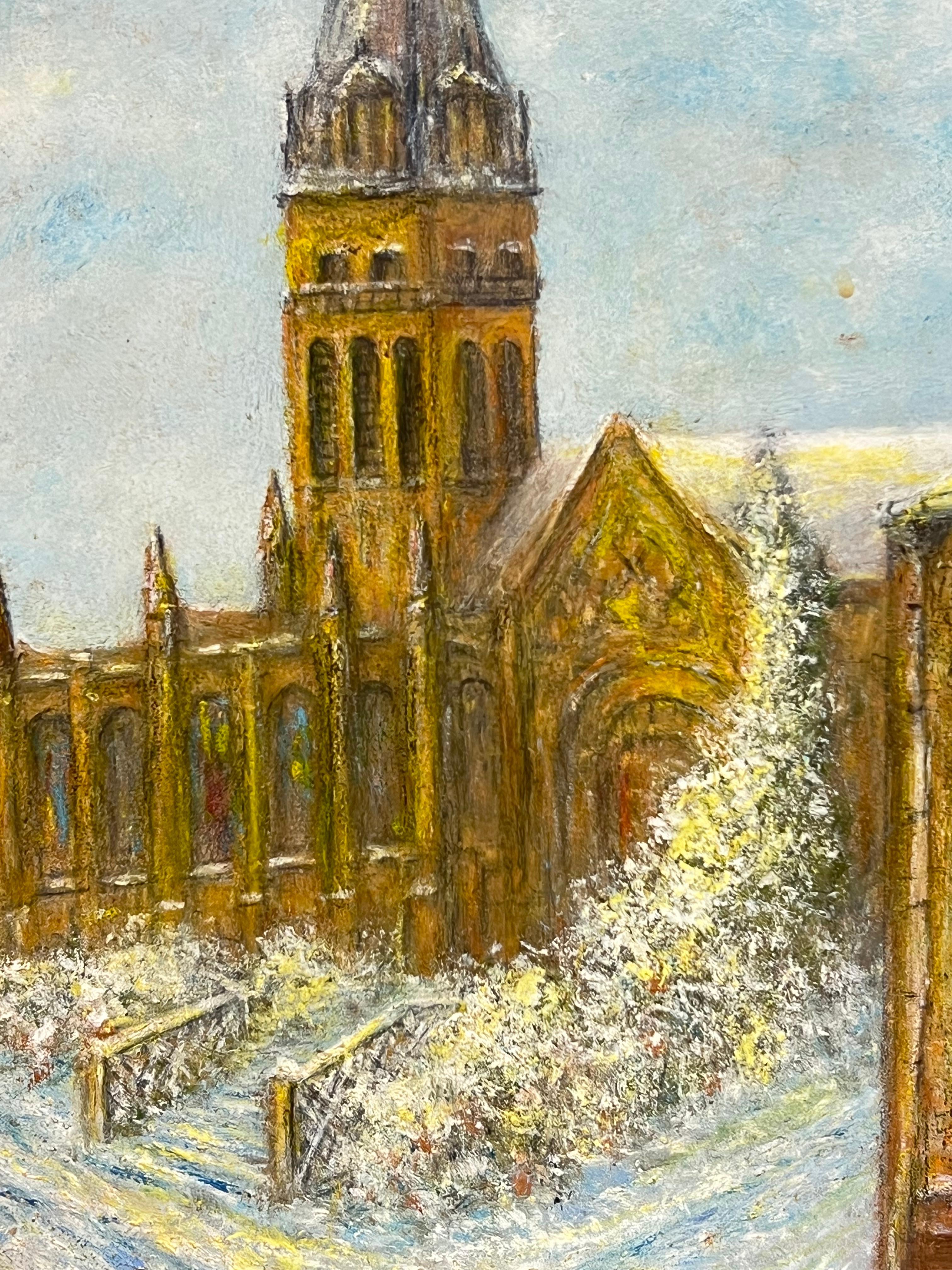 Schneebedeckte Straße, die zum Church's Yard führt Winter-Öl-Landschaftsgemälde – Painting von Jean Fourie
