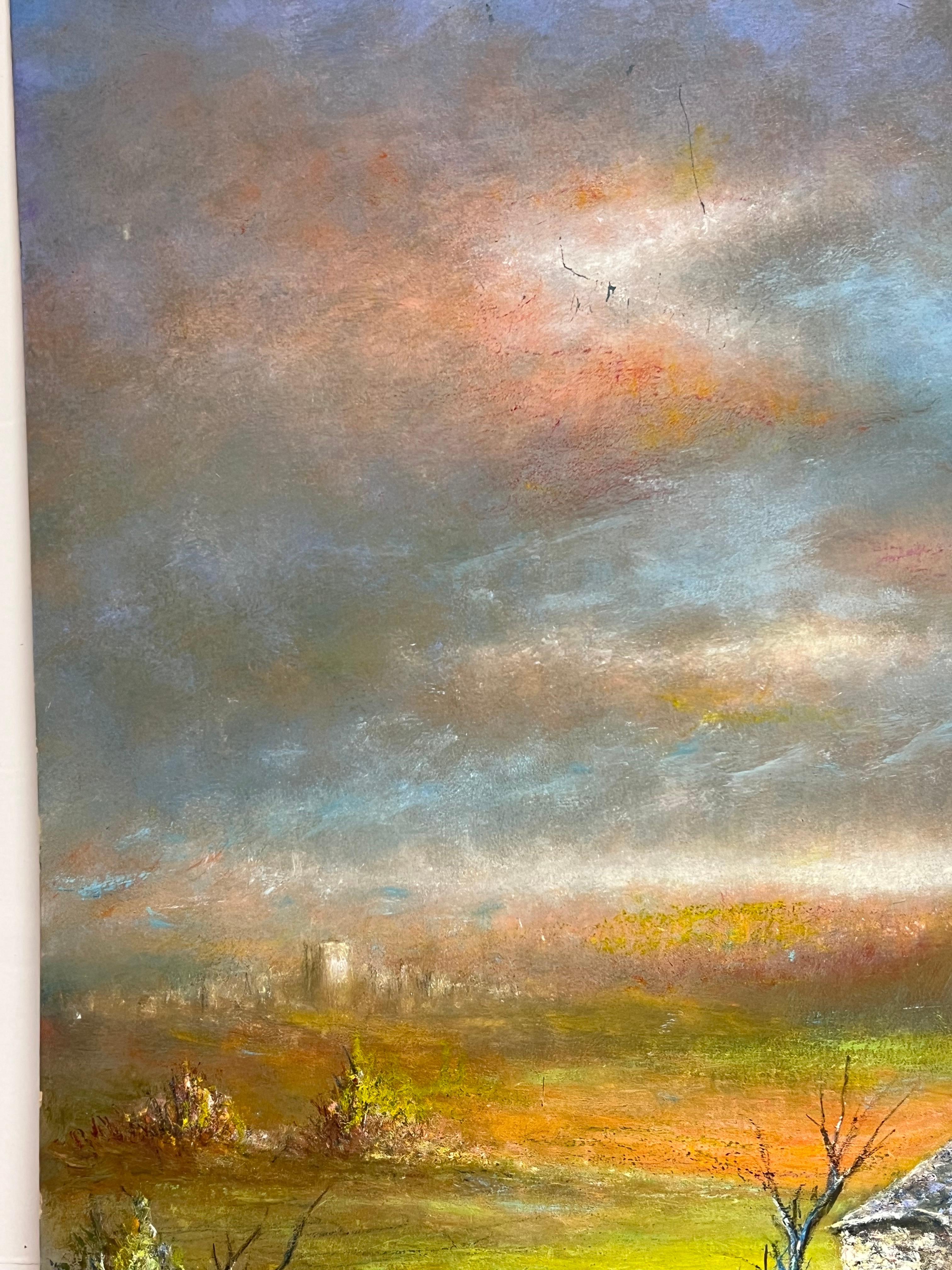 Steinhütte im herbstlichen Sonnenuntergang Offenes Feld Öl-Landschaftsgemälde (Braun), Landscape Painting, von Jean Fourie