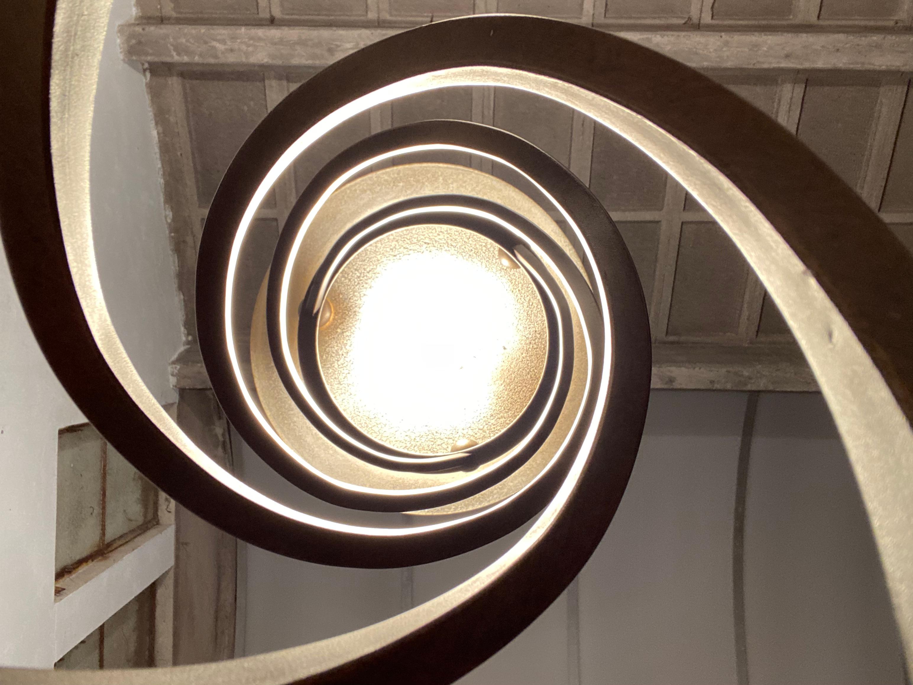 Moderne Jean Francois Crochet & Sergio Terzani Paire de lampadaires Antinea:: Italie:: 1989