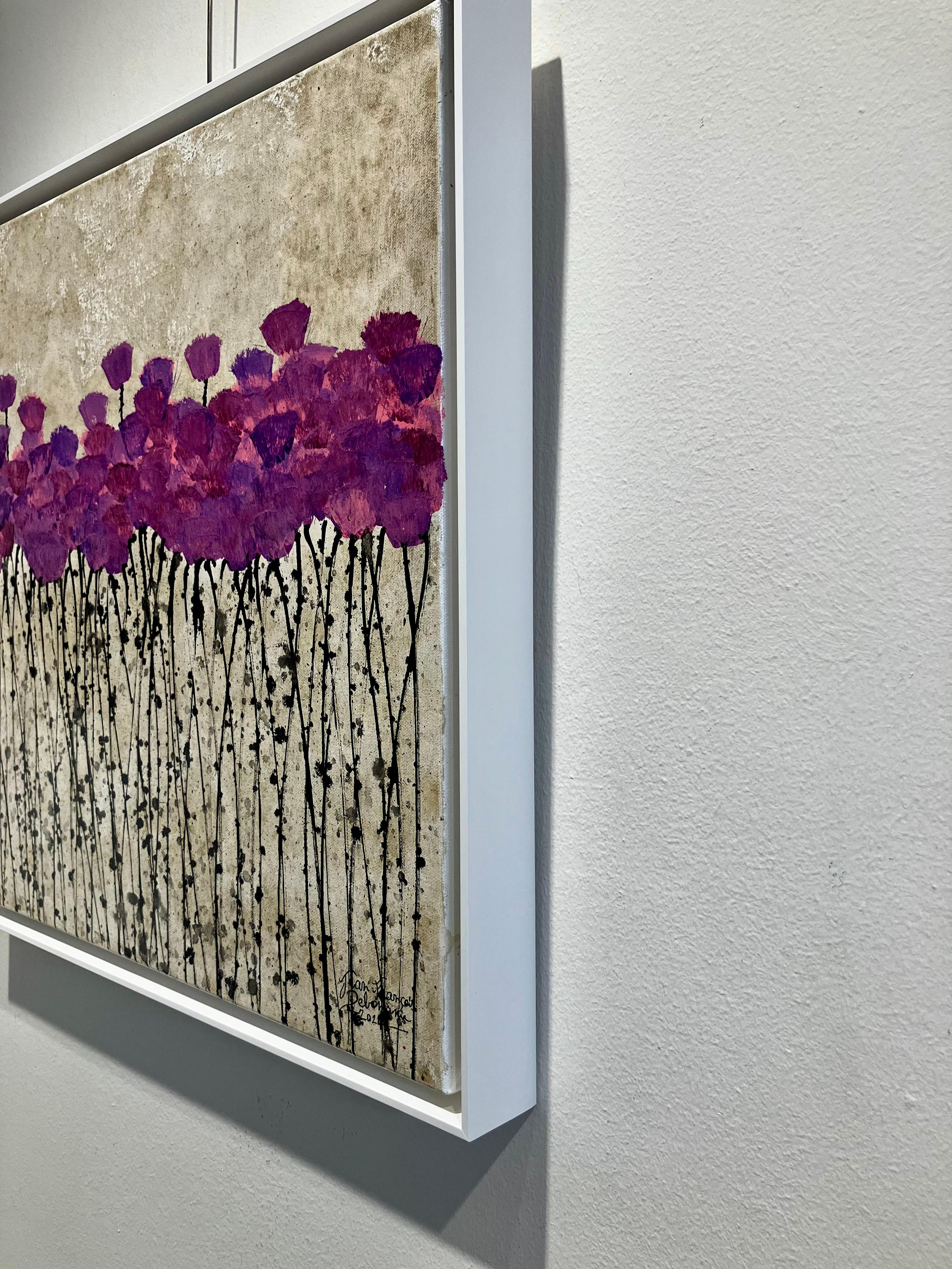 ''Untitled 22'' Peinture contemporaine en techniques mixtes avec fleurs violettes sur beige en vente 2