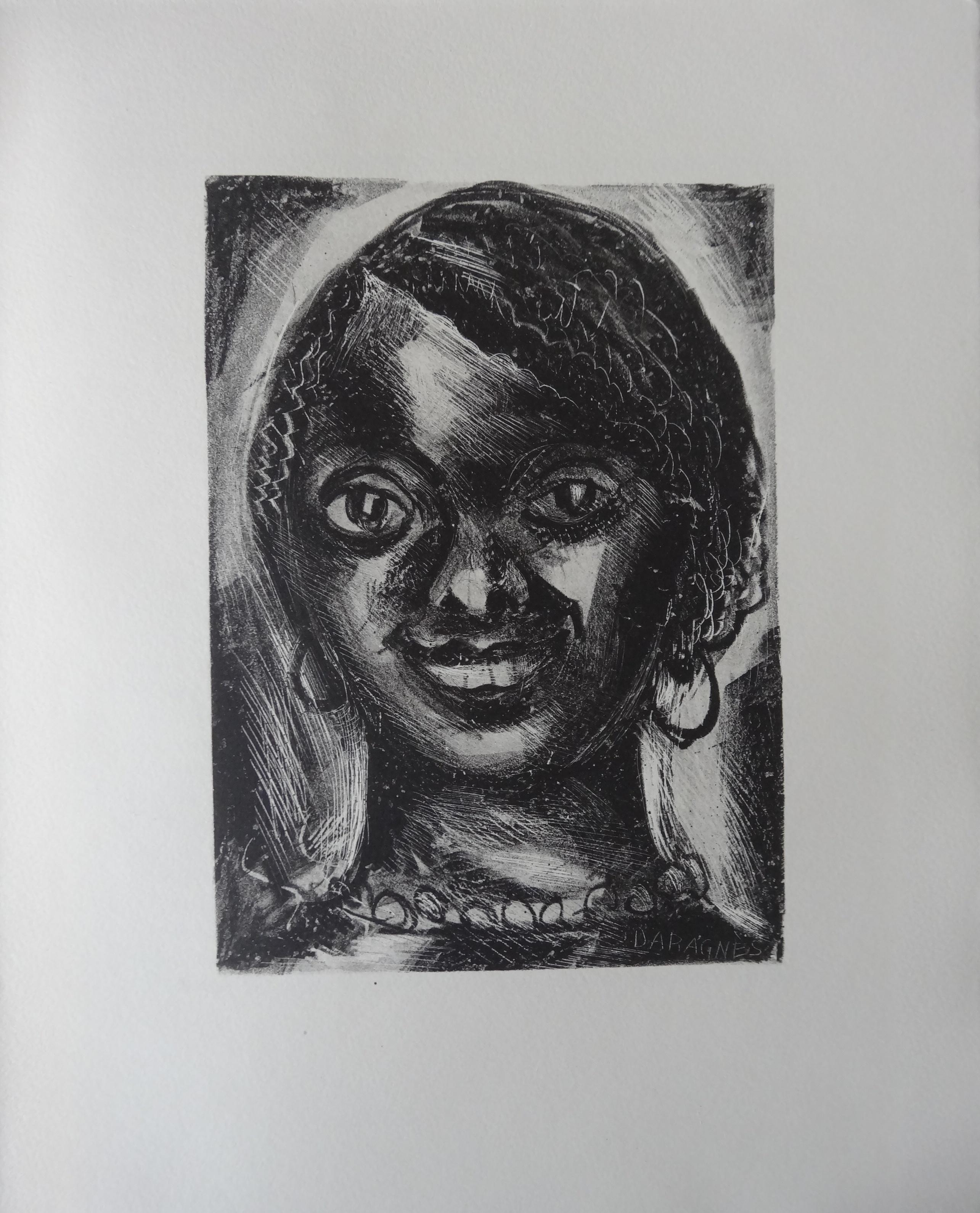 Jean Gabriel Daragnès  Portrait Print - Smilling Woman - Stone lithograph, 1930