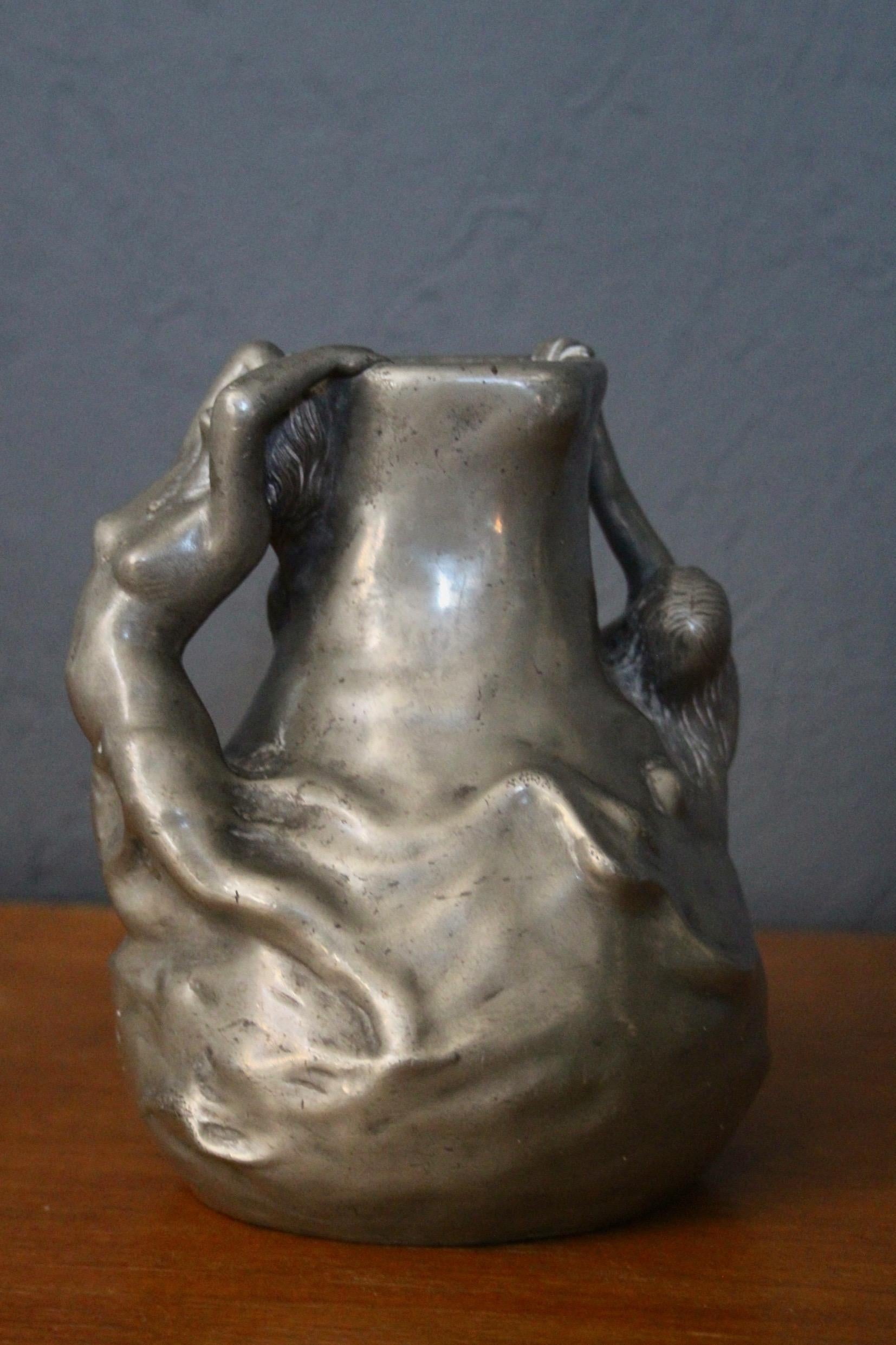 Jean Garnier Pewter Art Nouveau Signed Vase In Good Condition In grand Lancy, CH
