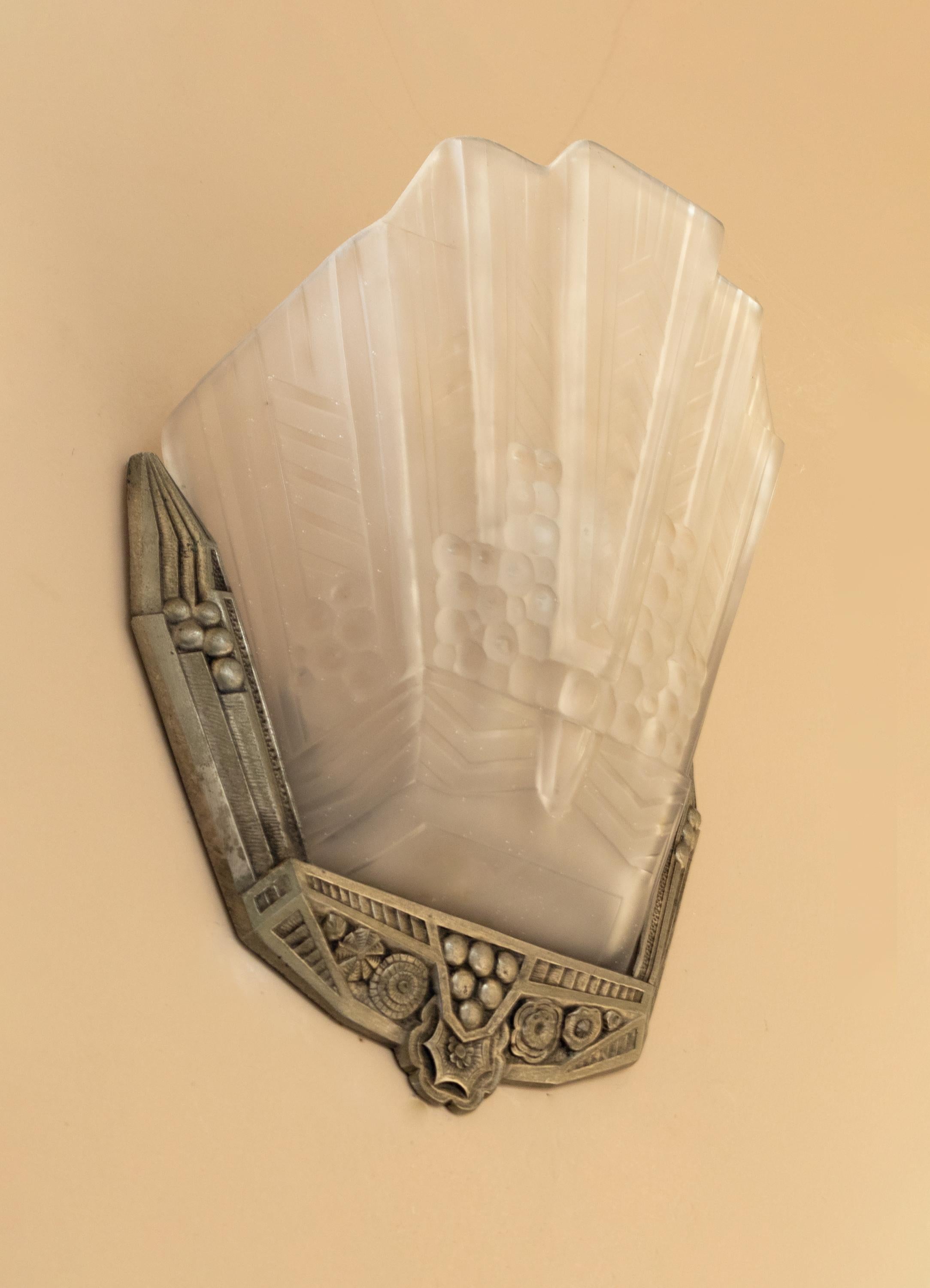 Jean Gauthier Art Deco French Wall Sconce In Good Condition For Sale In Lisbon, PT