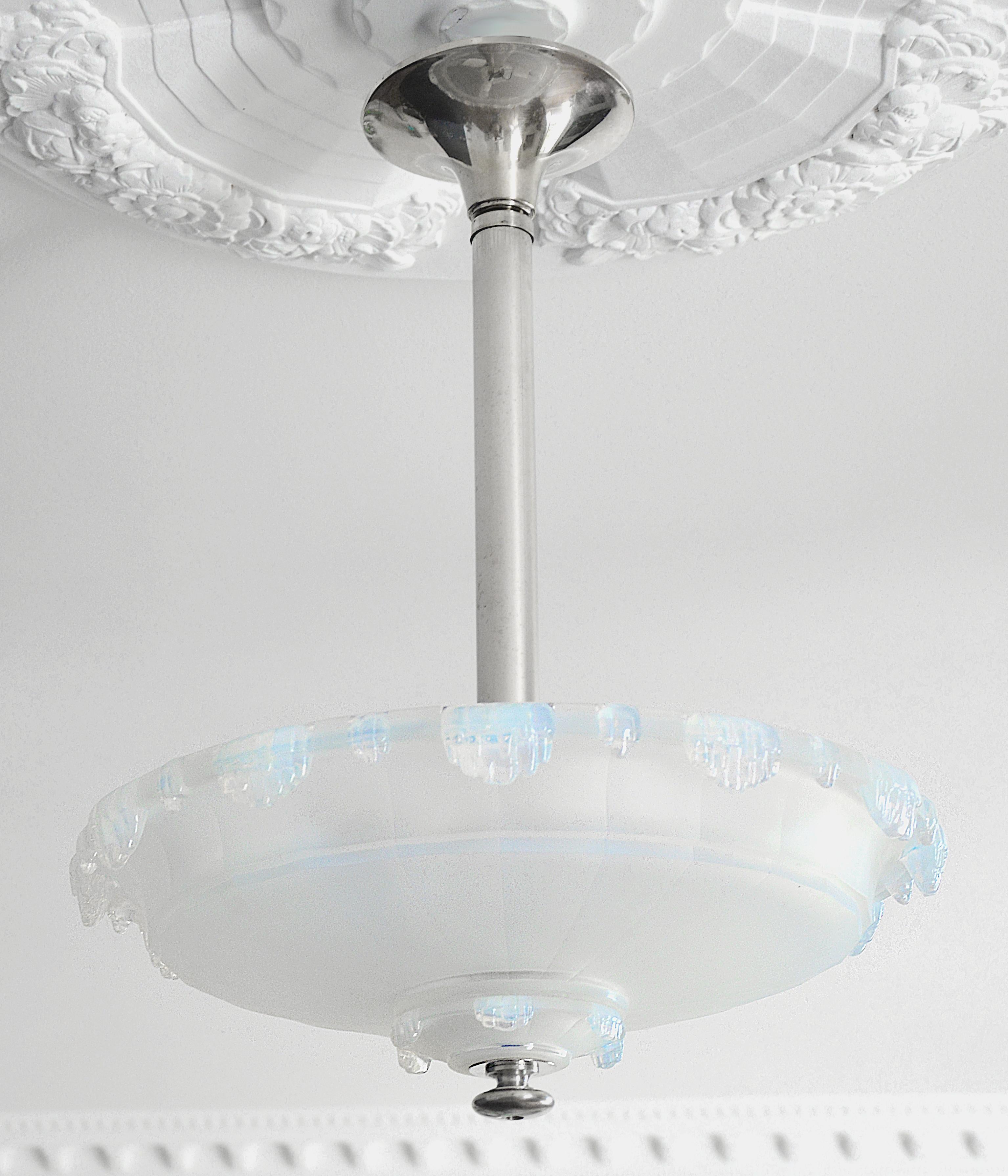Rare French Art Deco Modernist Opalescent Pendant Chandelier by Jean Gauthier, Paris, France, circa 1920. A striking French Art Deco pendant chandelier, designed by Jean Gauthier, Paris, circa 1925. This modernist piece features a large, thick