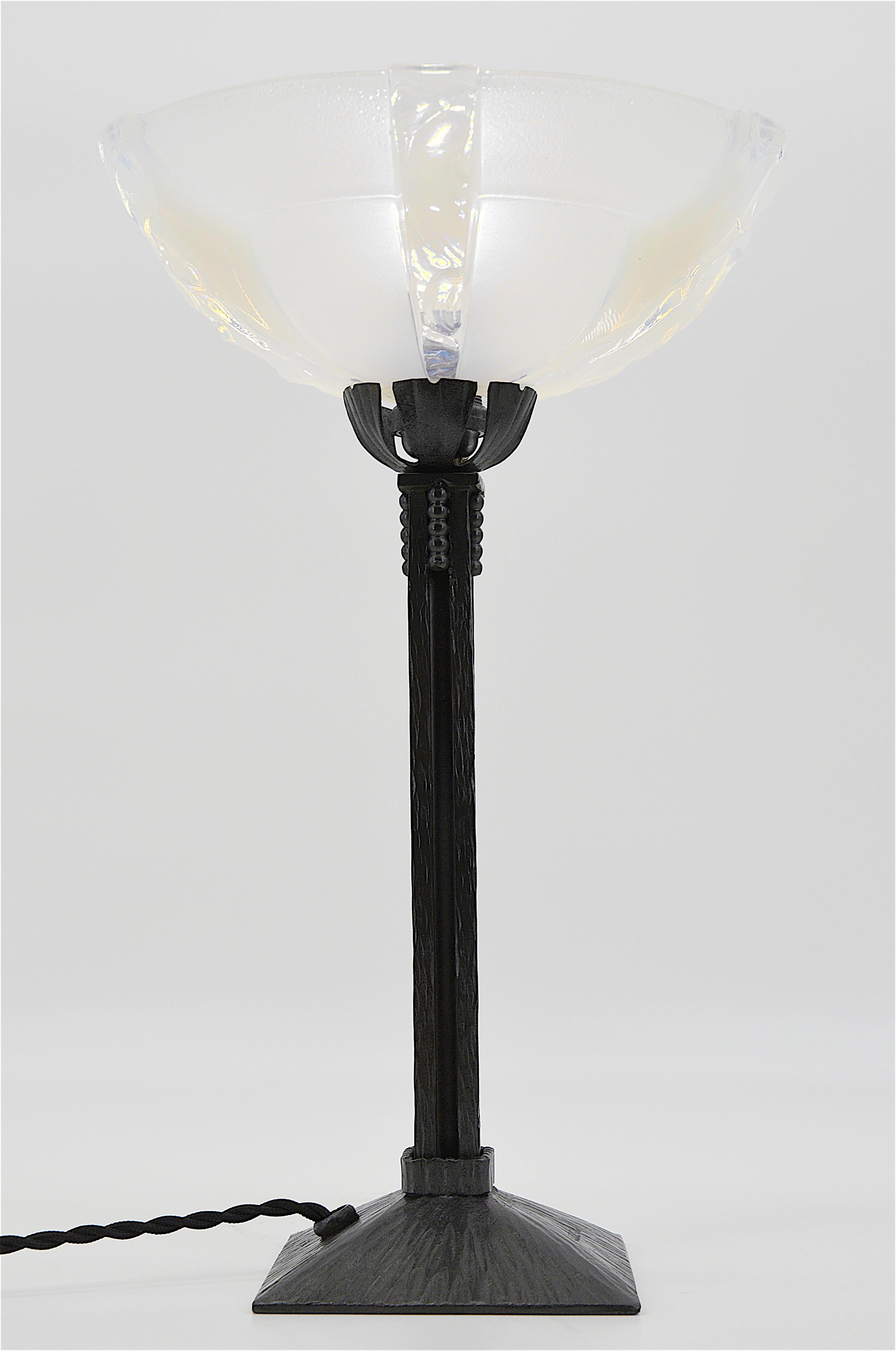 Early 20th Century Jean Gauthier & Le Fer Forgé Art Deco Opalescent Table Lamp, 1920 For Sale