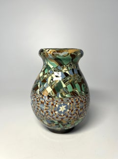 Jean Gerbino, Vallauris, Francia, Jarrón de cerámica con forma de mosaico Jarrón con motivo de copo de nieve