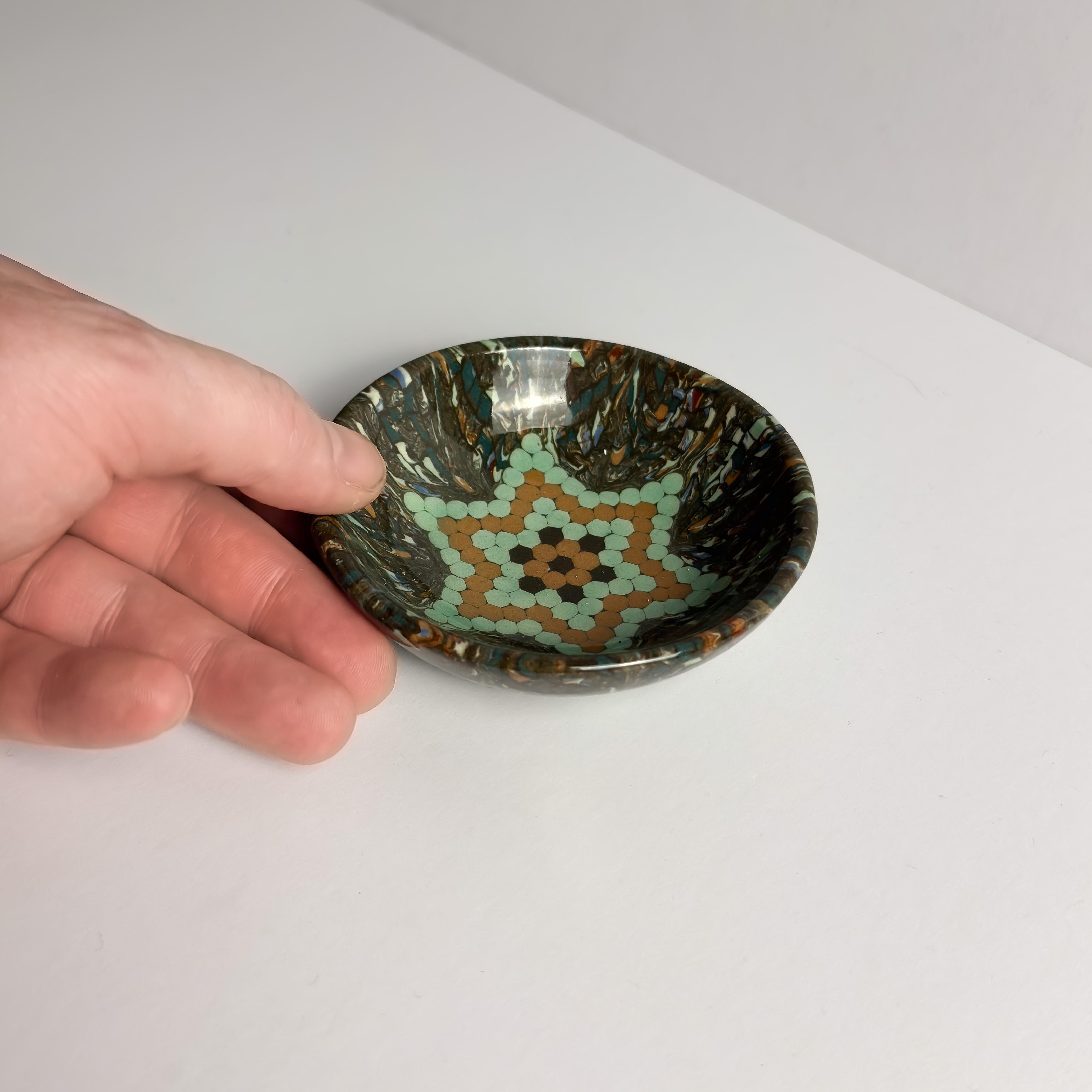 Cuenco de cerámica con mosaico Vallauris, Jean Gerbino, Francia, años 50 siglo XX en venta