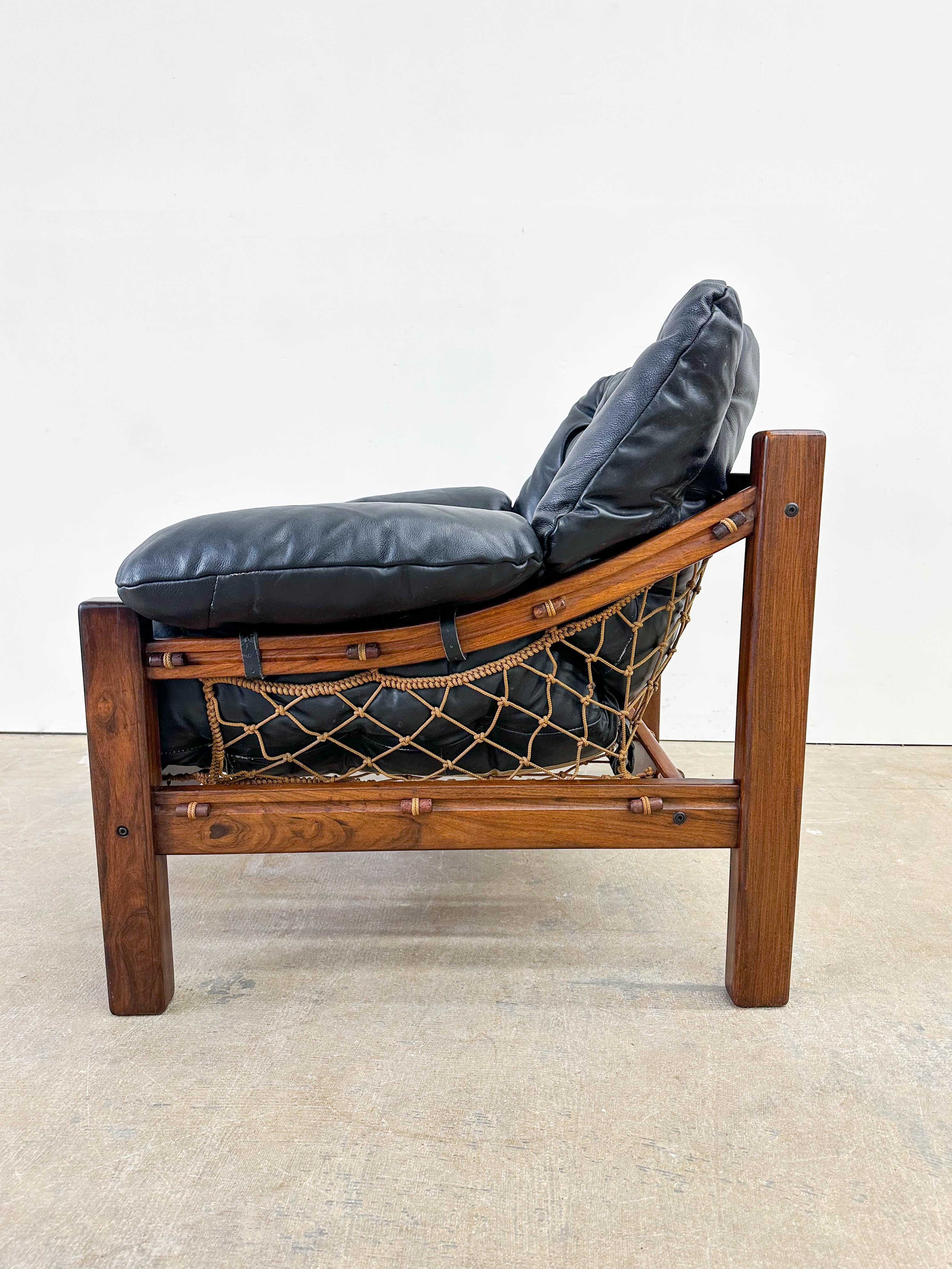 Cuir Chaise longue Tijuca brésilienne en bois de rose et cuir Jean Gillion